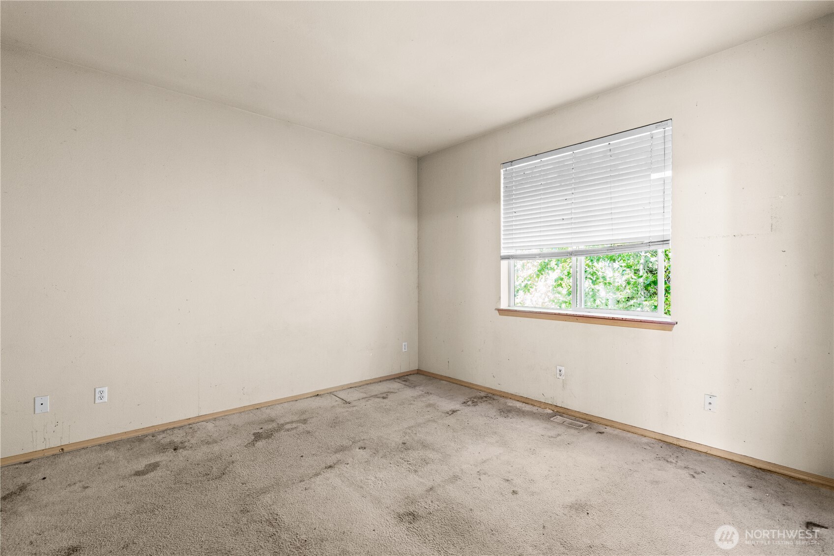 11542 6th Avenue E, Tacoma, WA 98445-8083