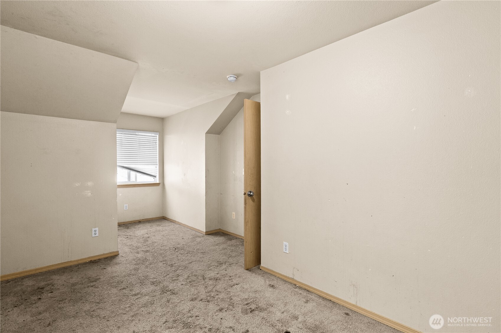11542 6th Avenue E, Tacoma, WA 98445-8083
