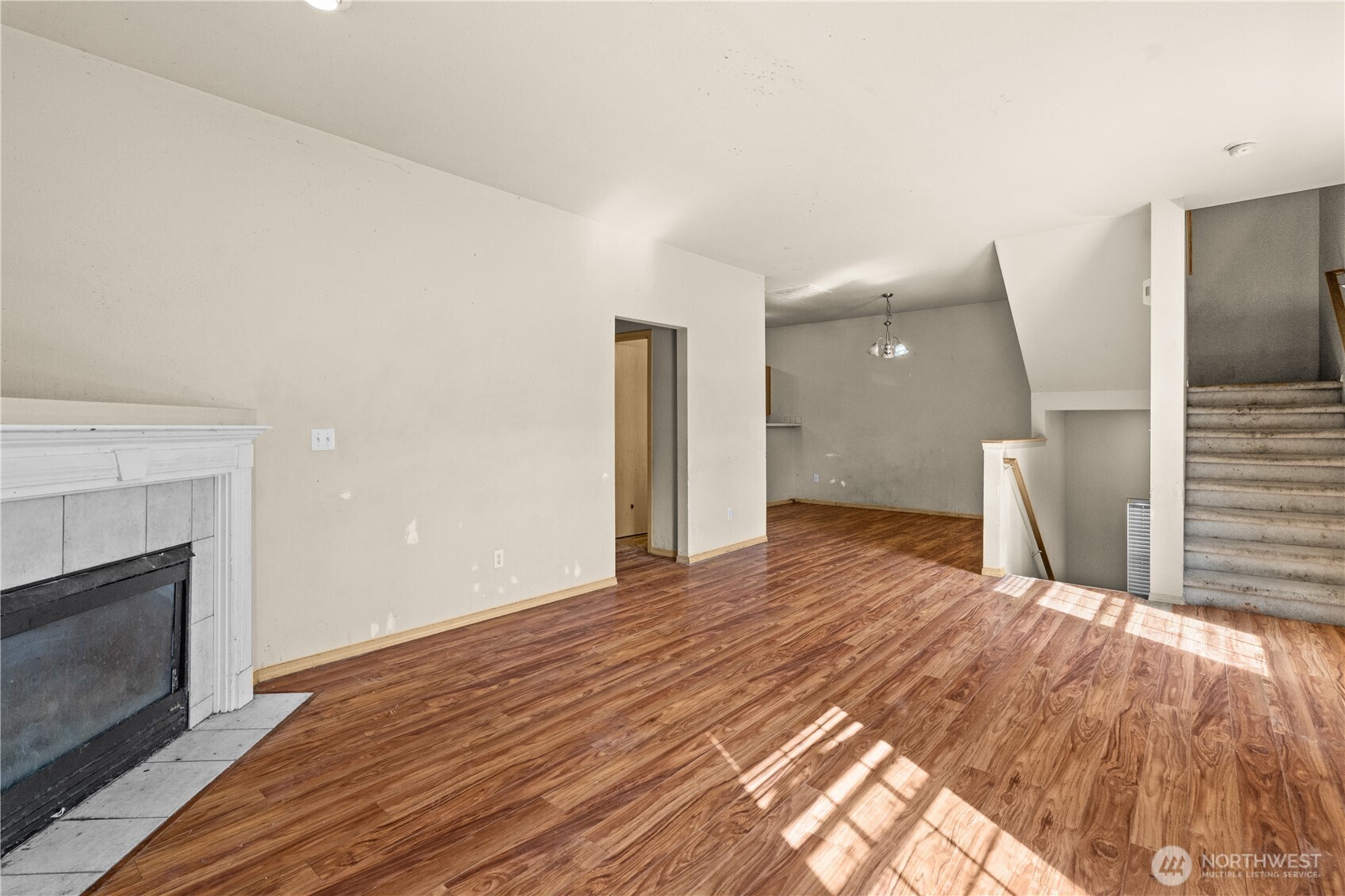 11542 6th Avenue E, Tacoma, WA 98445-8083