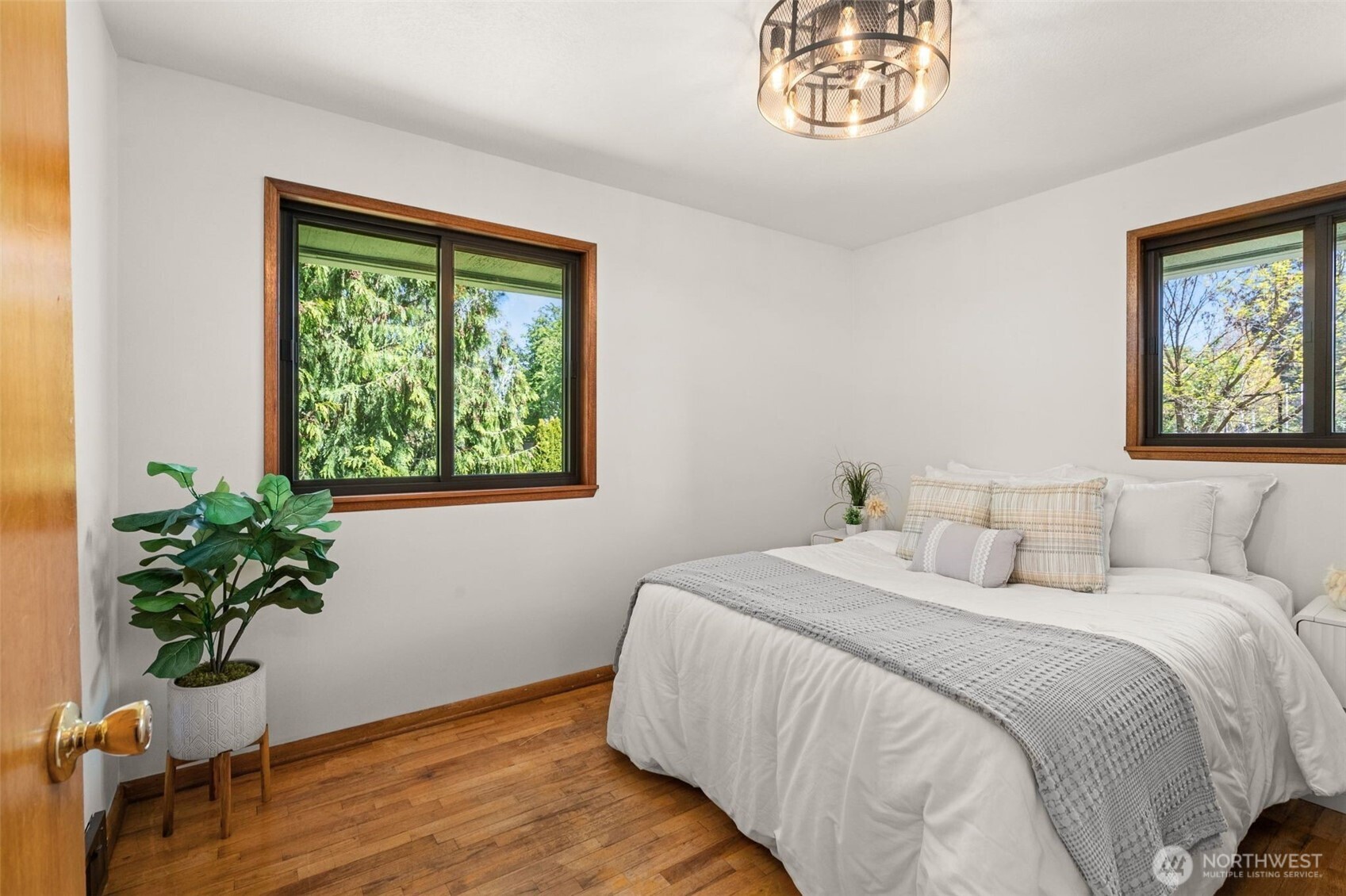 2426 S 142nd Street , SeaTac, WA 98168