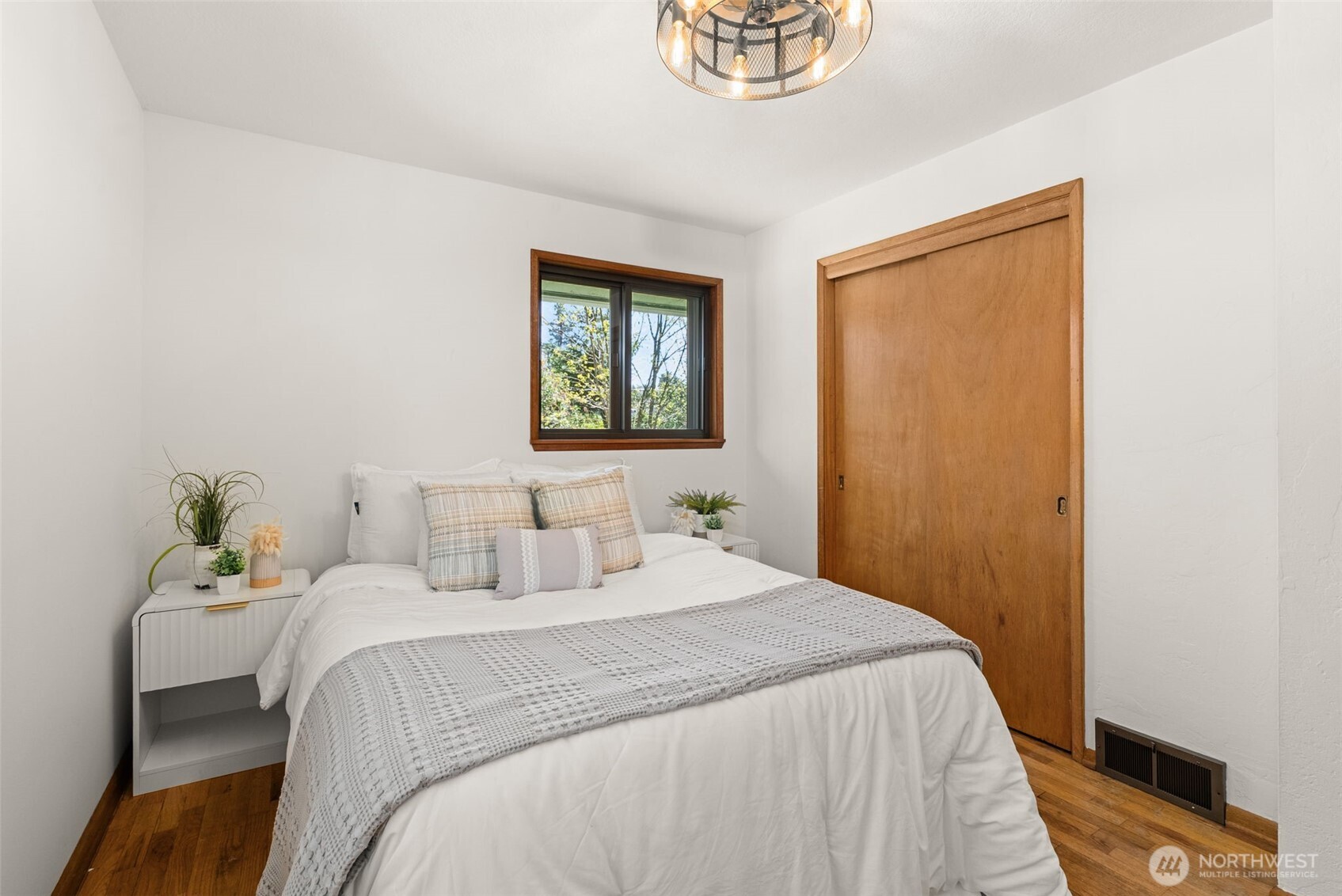 2426 S 142nd Street , SeaTac, WA 98168