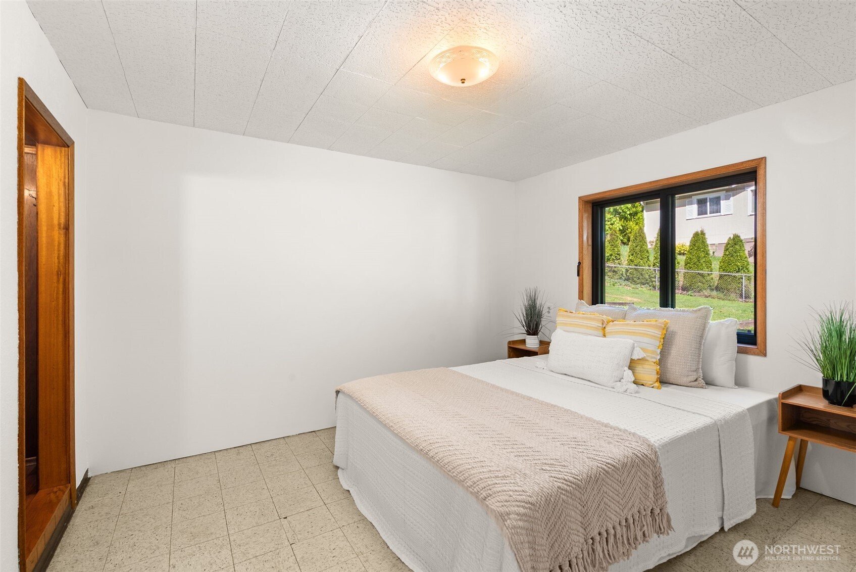 2426 S 142nd Street , SeaTac, WA 98168