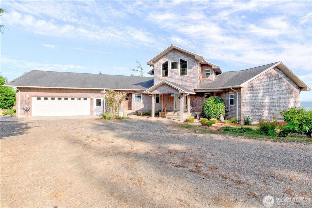 194 SW Robert Gray Drive , Ilwaco, WA 98624