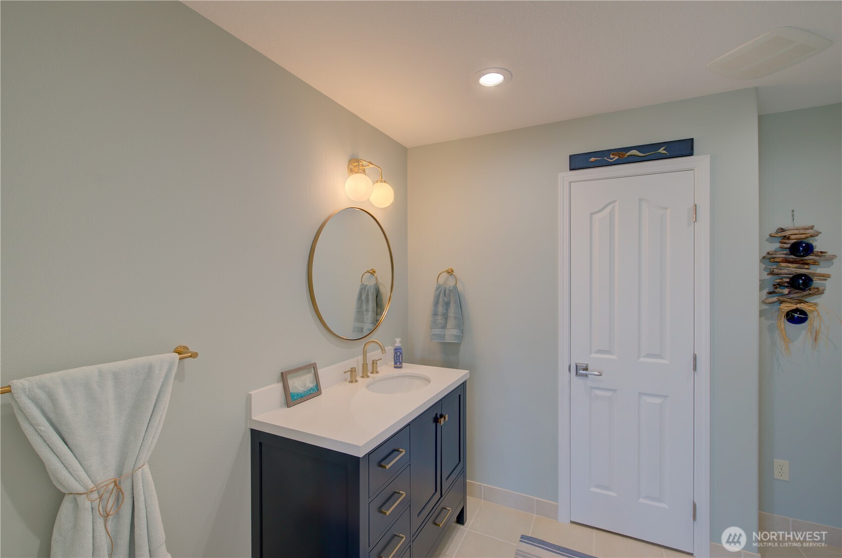 194 SW Robert Gray Drive , Ilwaco, WA 98624