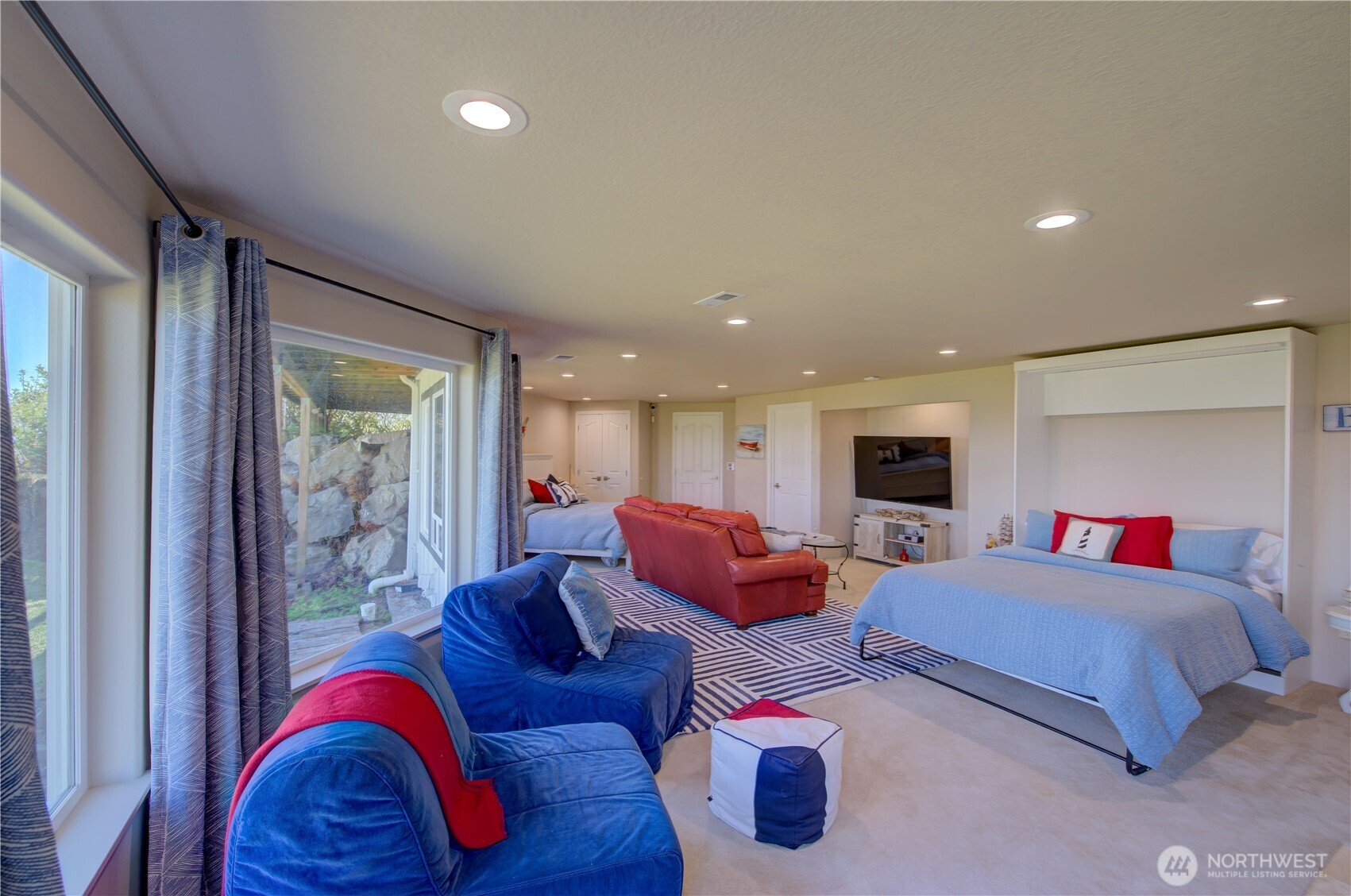 194 SW Robert Gray Drive , Ilwaco, WA 98624