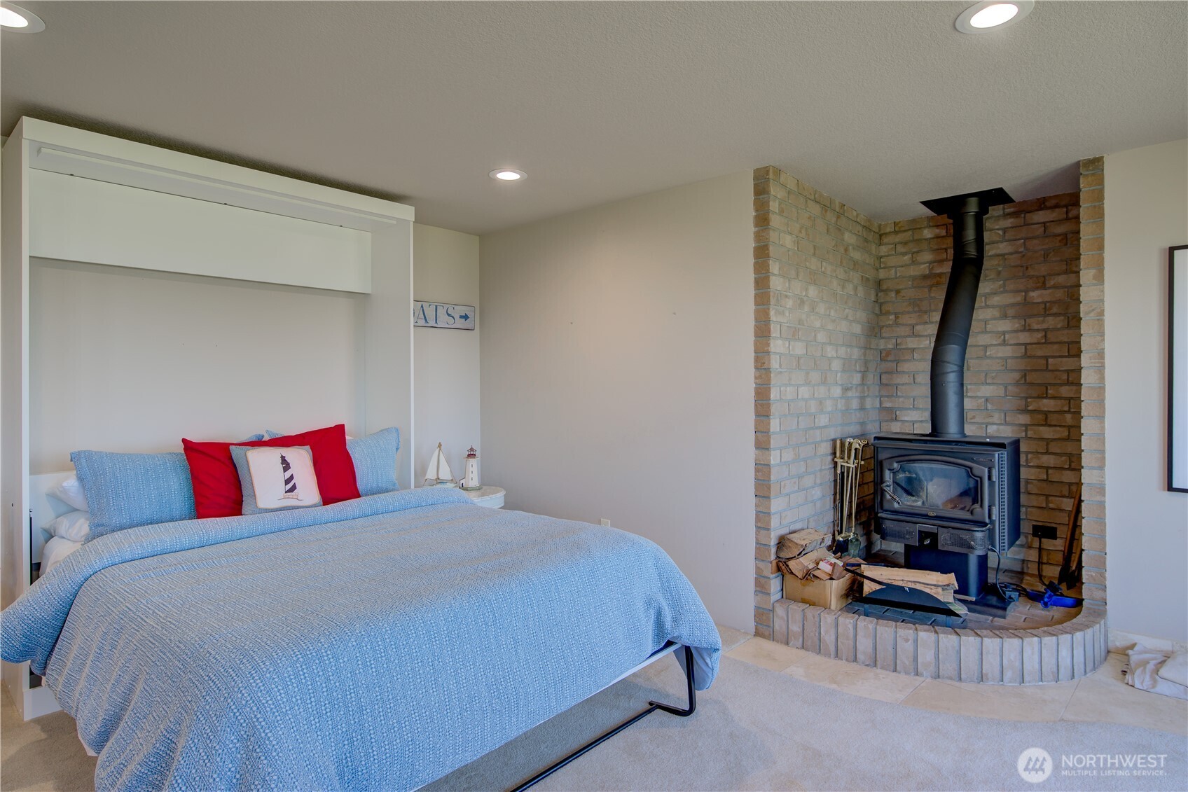 194 SW Robert Gray Drive , Ilwaco, WA 98624
