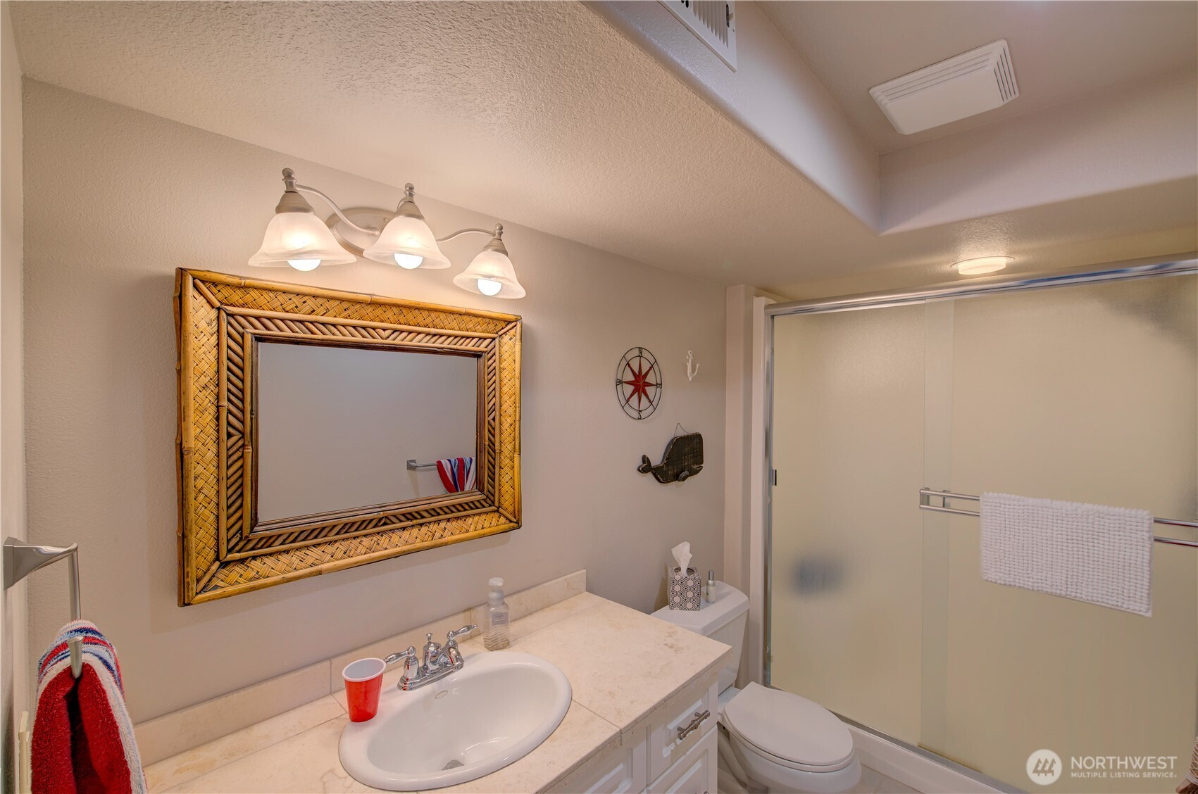 194 SW Robert Gray Drive , Ilwaco, WA 98624