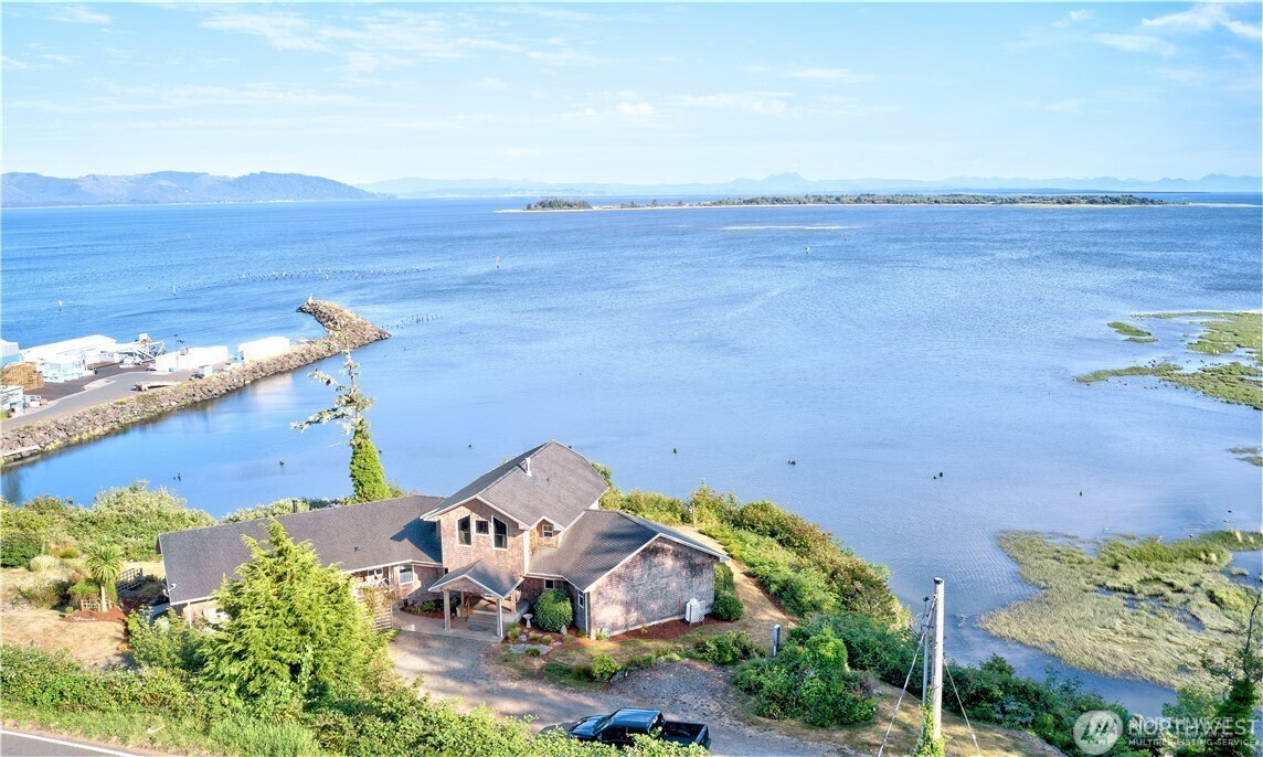 194 SW Robert Gray Drive , Ilwaco, WA 98624