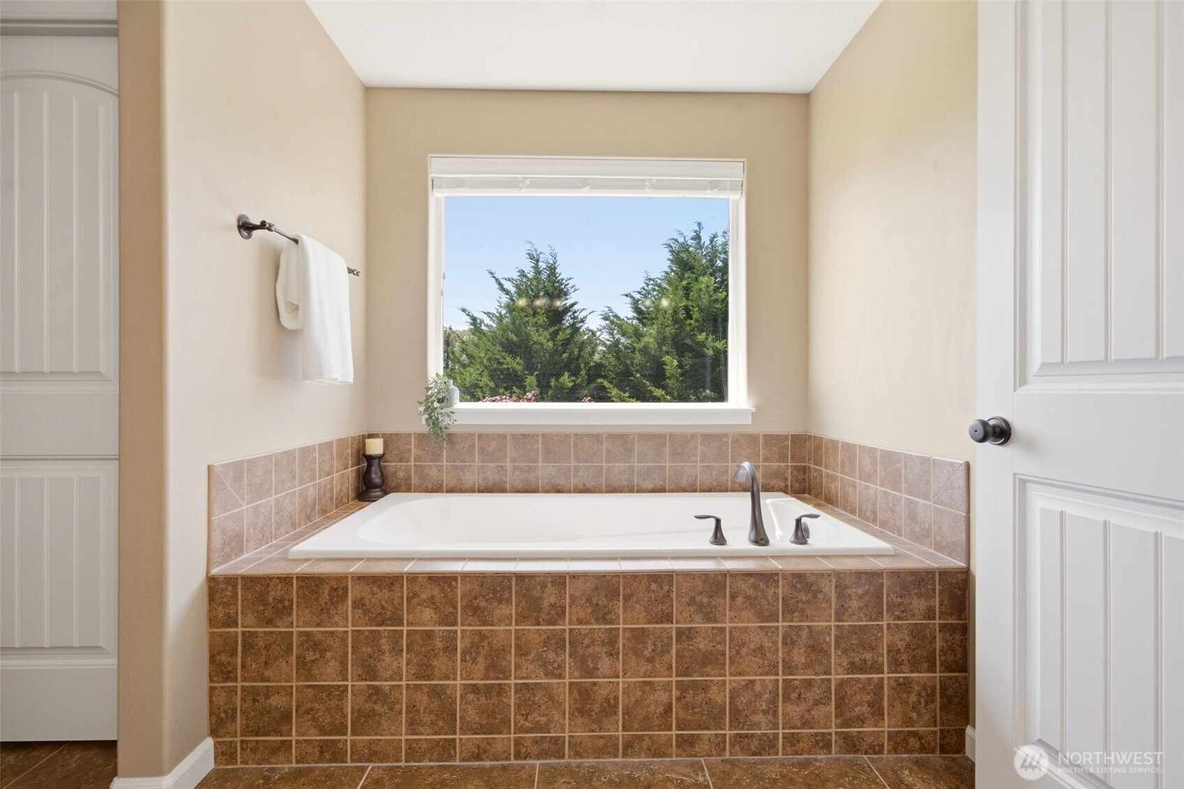 1506 NW 339TH Street , La Center, WA 98629