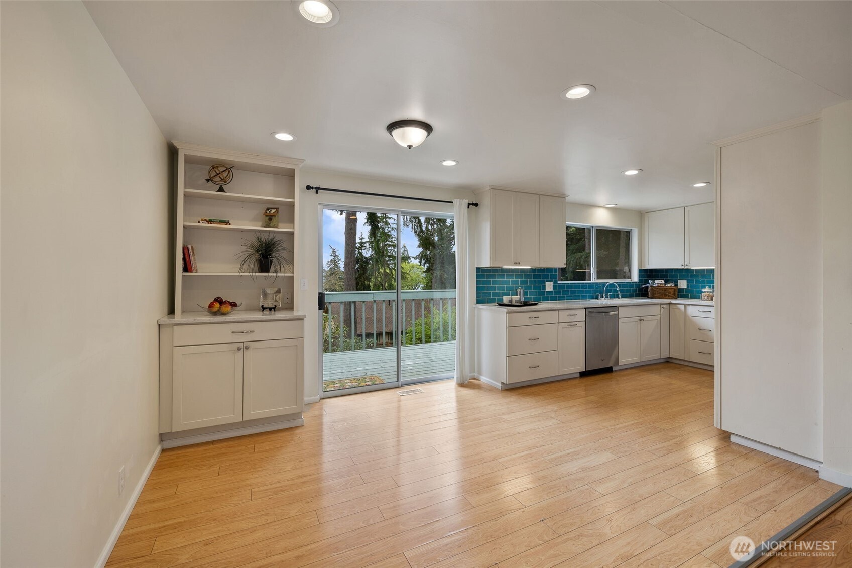 16610 SE 24th Street , Bellevue, WA 98008