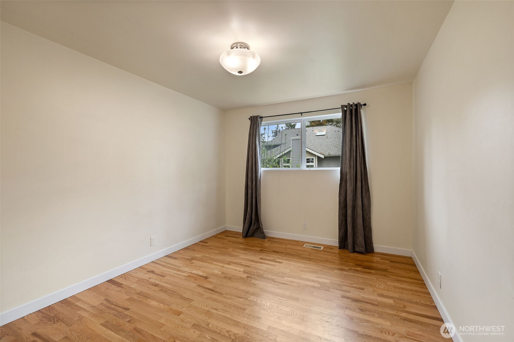 16610 SE 24th Street , Bellevue, WA 98008