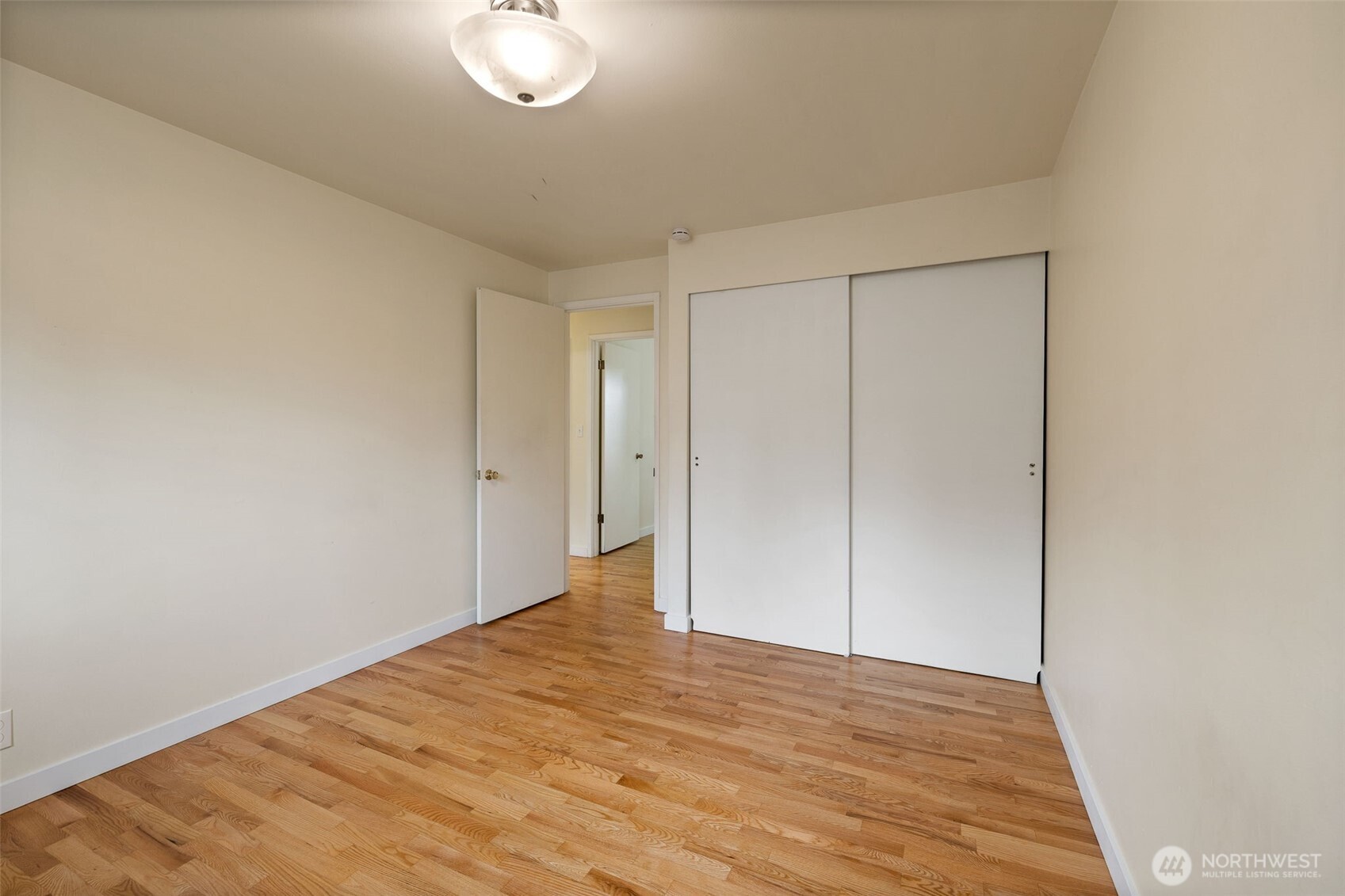 16610 SE 24th Street , Bellevue, WA 98008