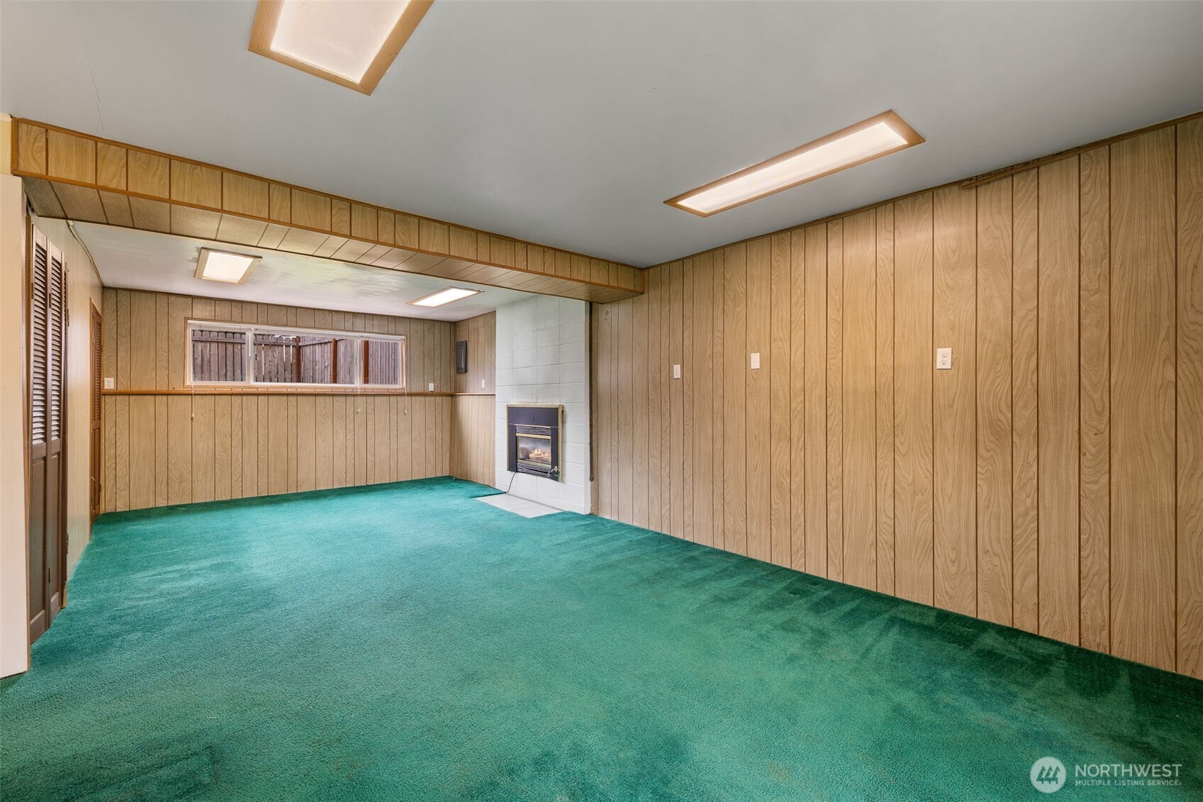 16610 SE 24th Street , Bellevue, WA 98008