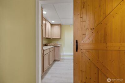 16610 SE 24th Street , Bellevue, WA 98008 - Photo 33