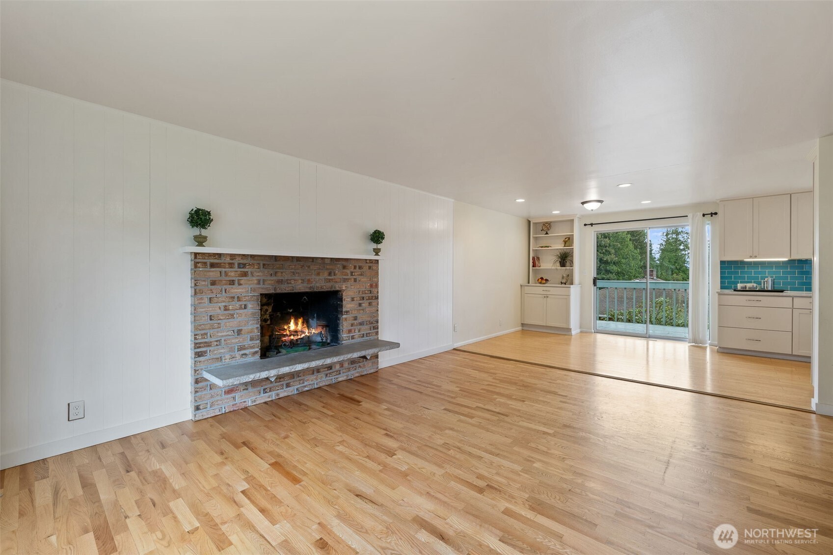 16610 SE 24th Street , Bellevue, WA 98008