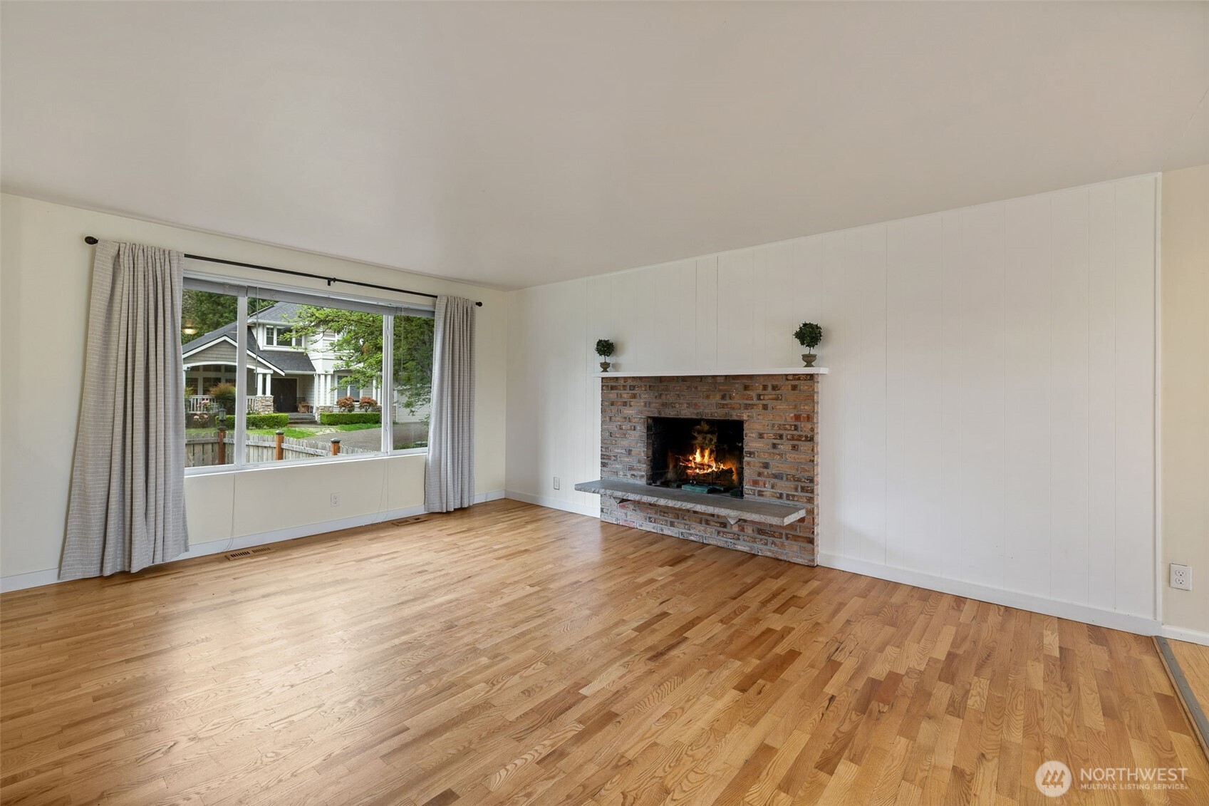 16610 SE 24th Street , Bellevue, WA 98008