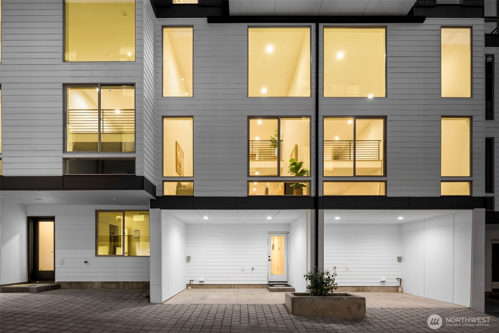 4420 Midvale Avenue N, Seattle, WA 98103
