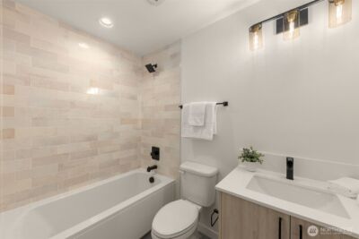 4420 Midvale Avenue N, Seattle, WA 98103 - Photo 15