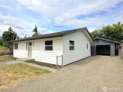 1743 SE Crawford Road , Port Orchard, WA 98366