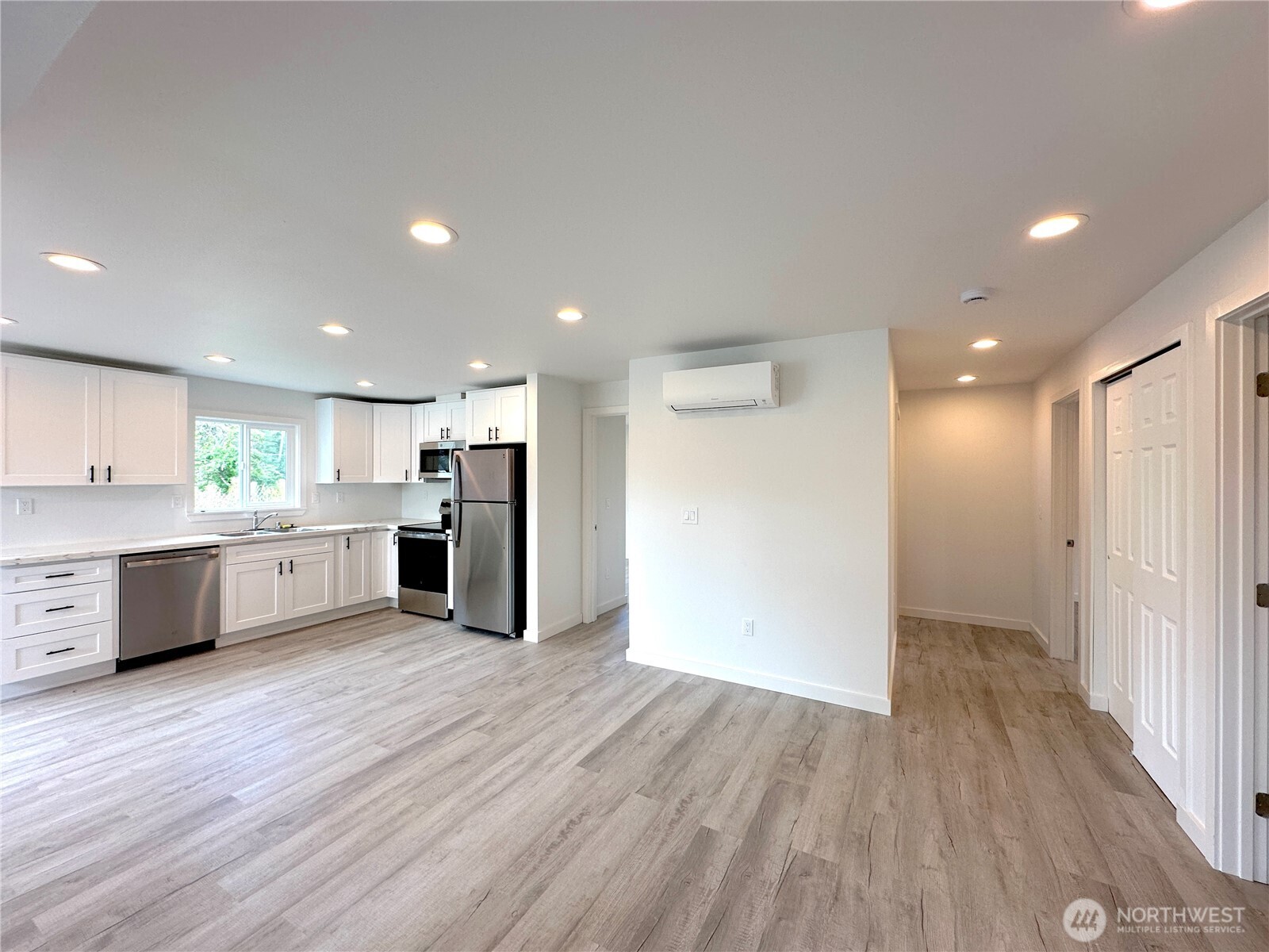 1743 SE Crawford Road , Port Orchard, WA 98366