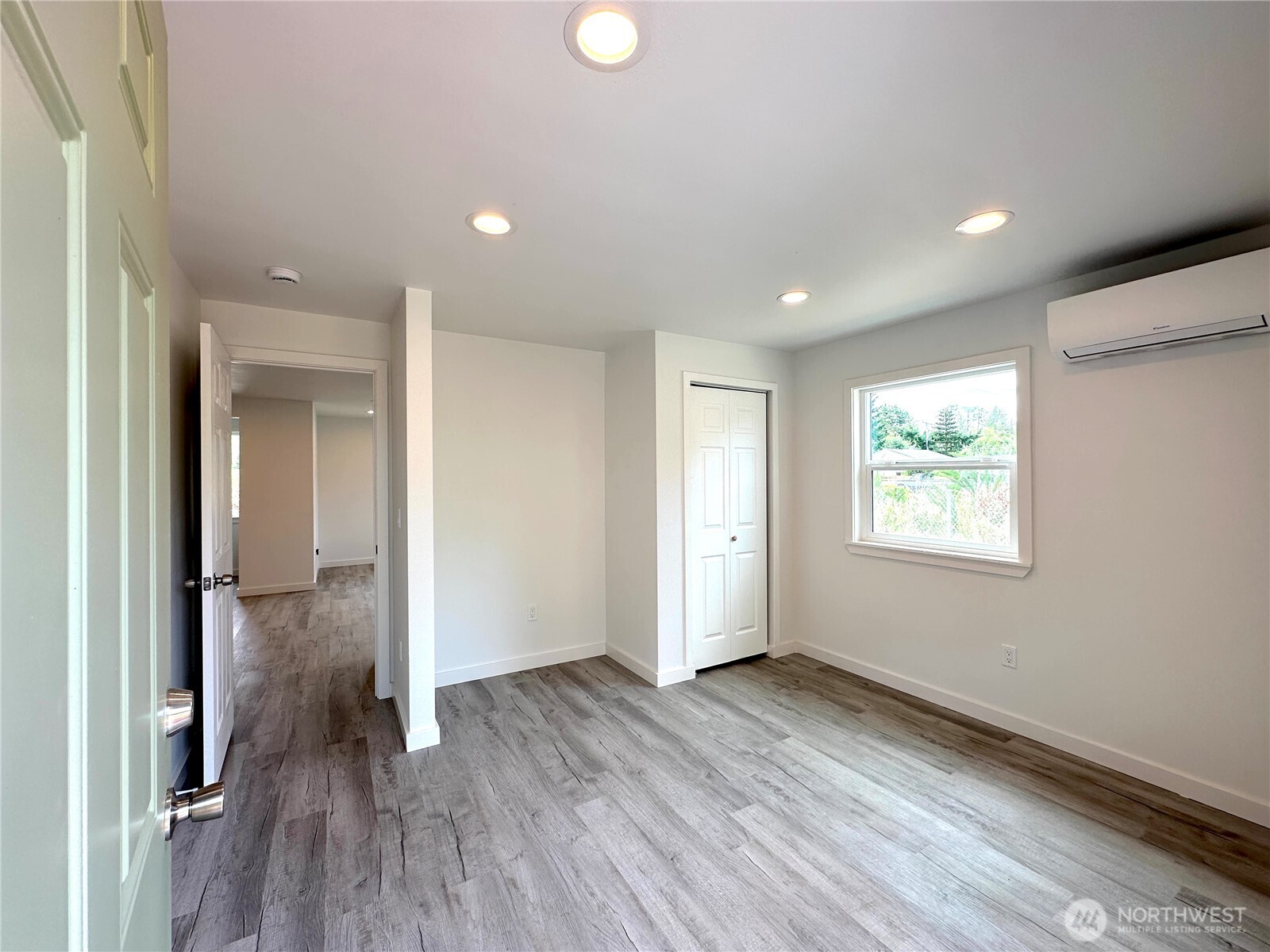 1743 SE Crawford Road , Port Orchard, WA 98366
