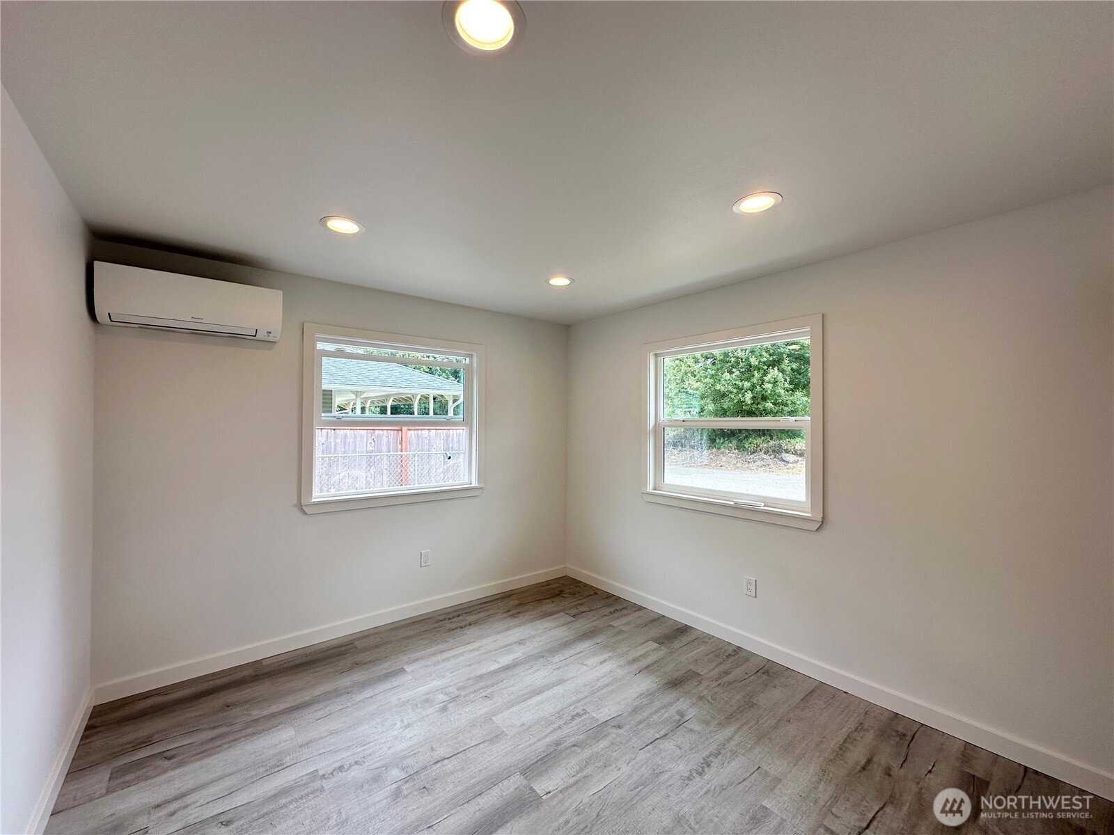 1743 SE Crawford Road , Port Orchard, WA 98366