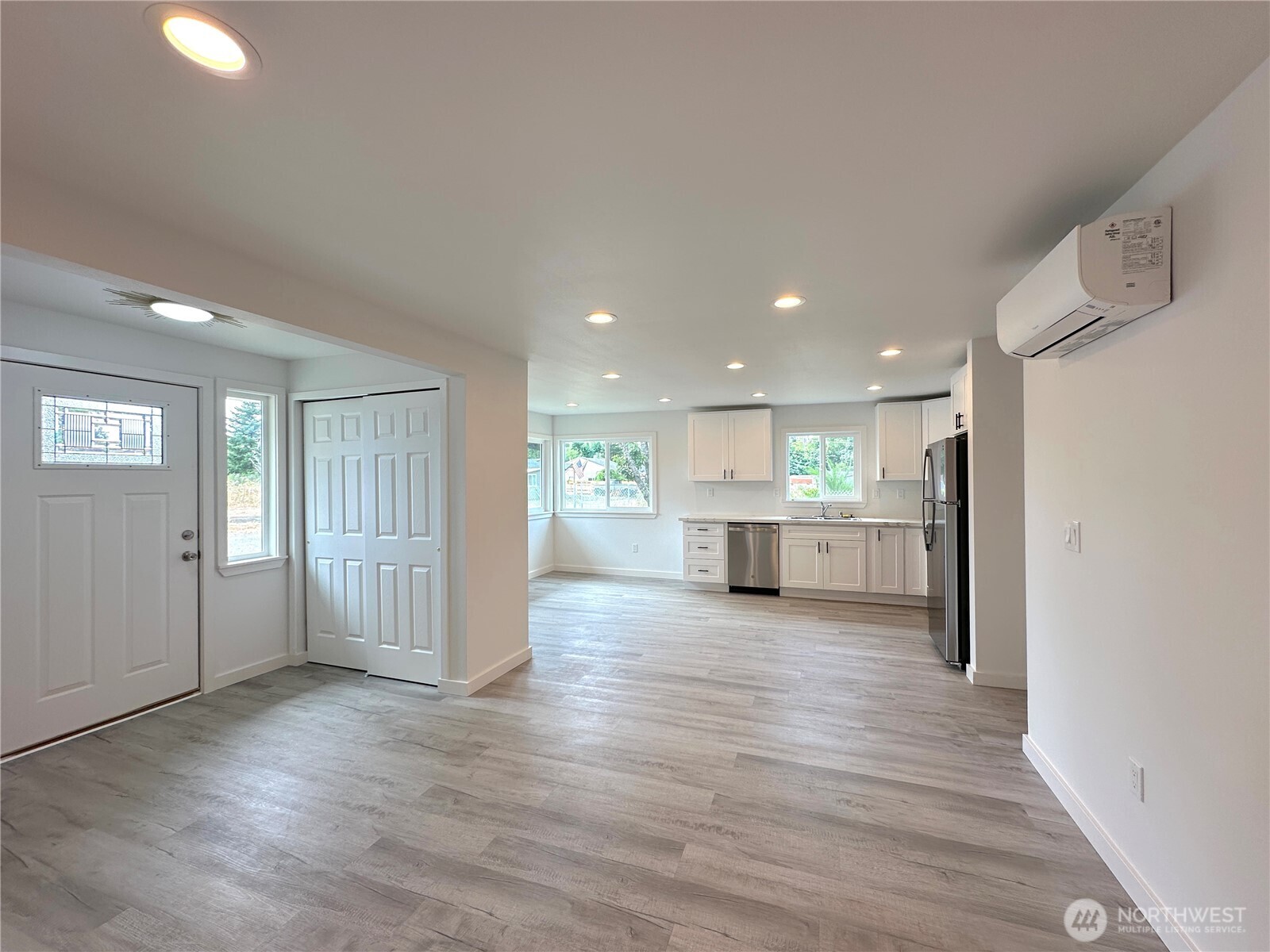 1743 SE Crawford Road , Port Orchard, WA 98366