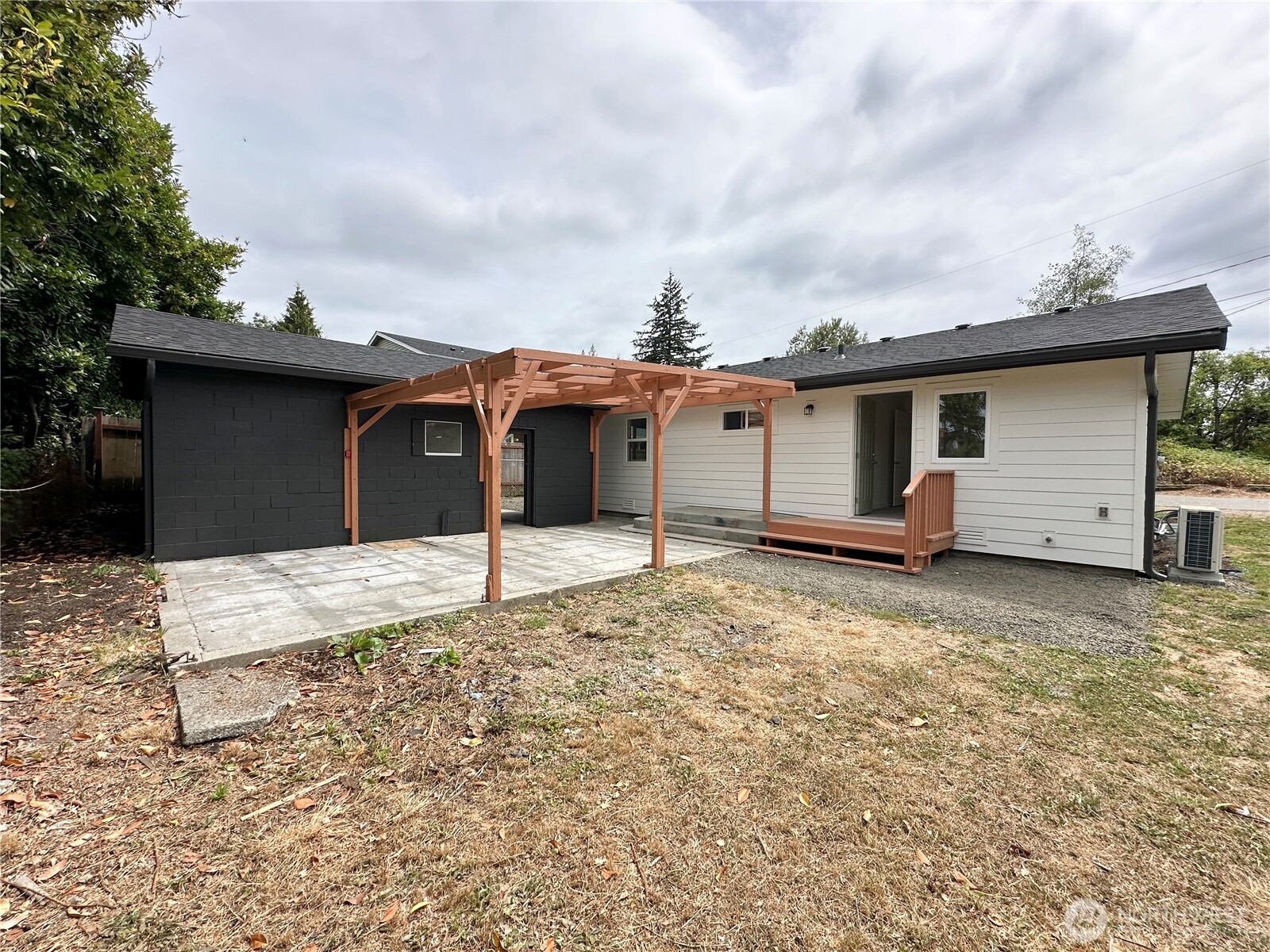 1743 SE Crawford Road , Port Orchard, WA 98366