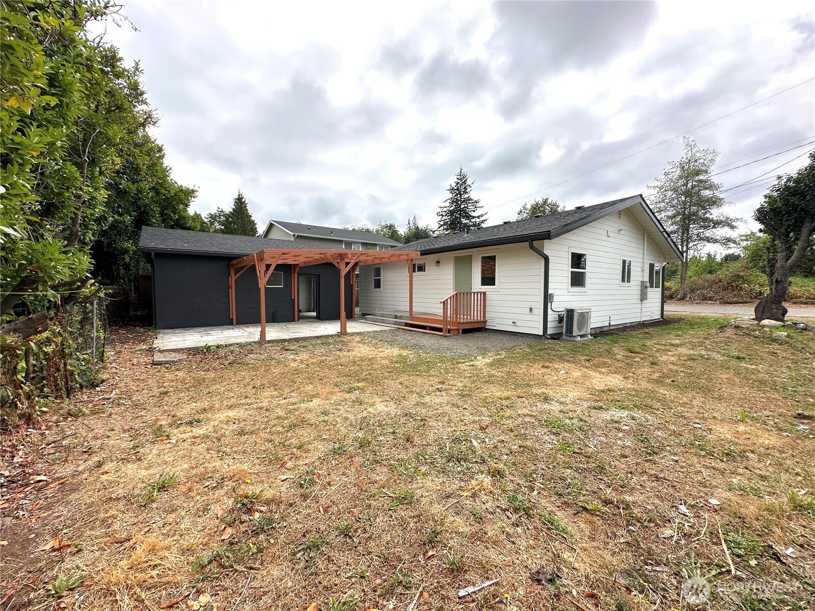 1743 SE Crawford Road , Port Orchard, WA 98366