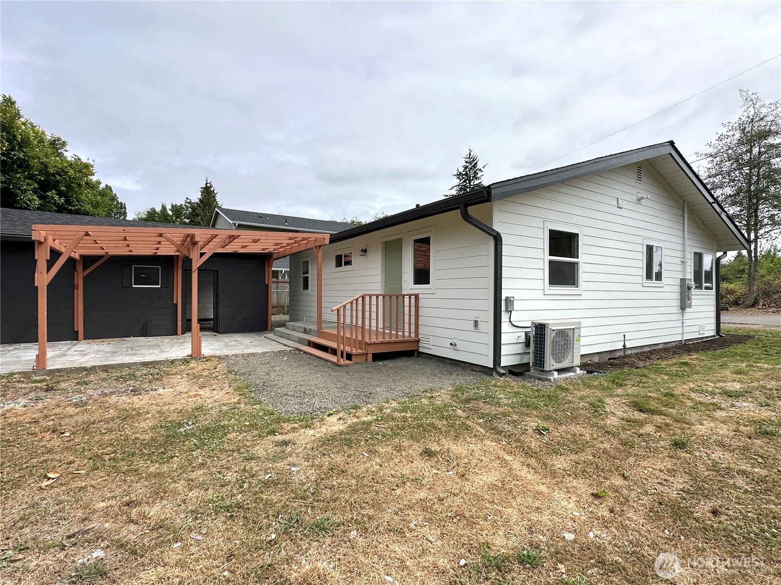 1743 SE Crawford Road , Port Orchard, WA 98366