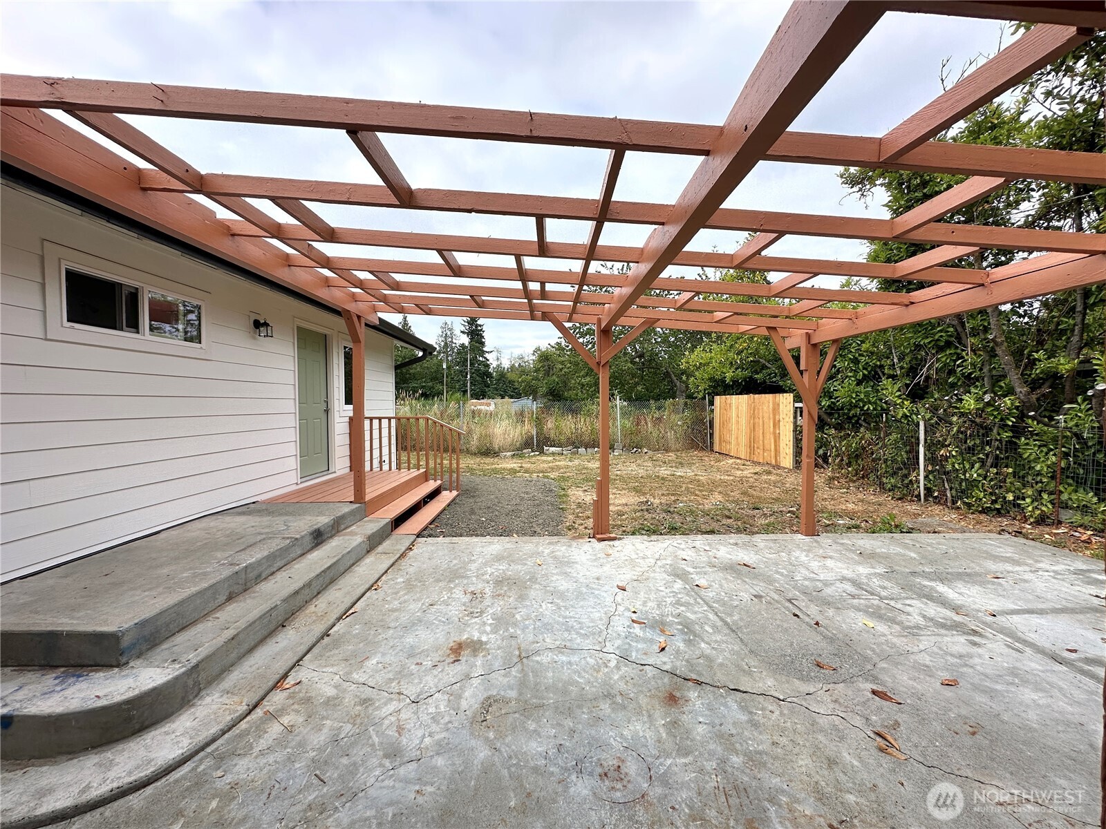 1743 SE Crawford Road , Port Orchard, WA 98366