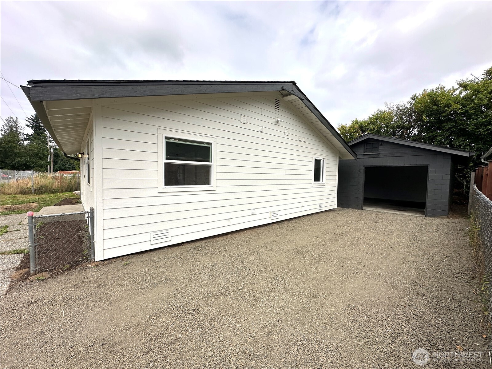 1743 SE Crawford Road , Port Orchard, WA 98366