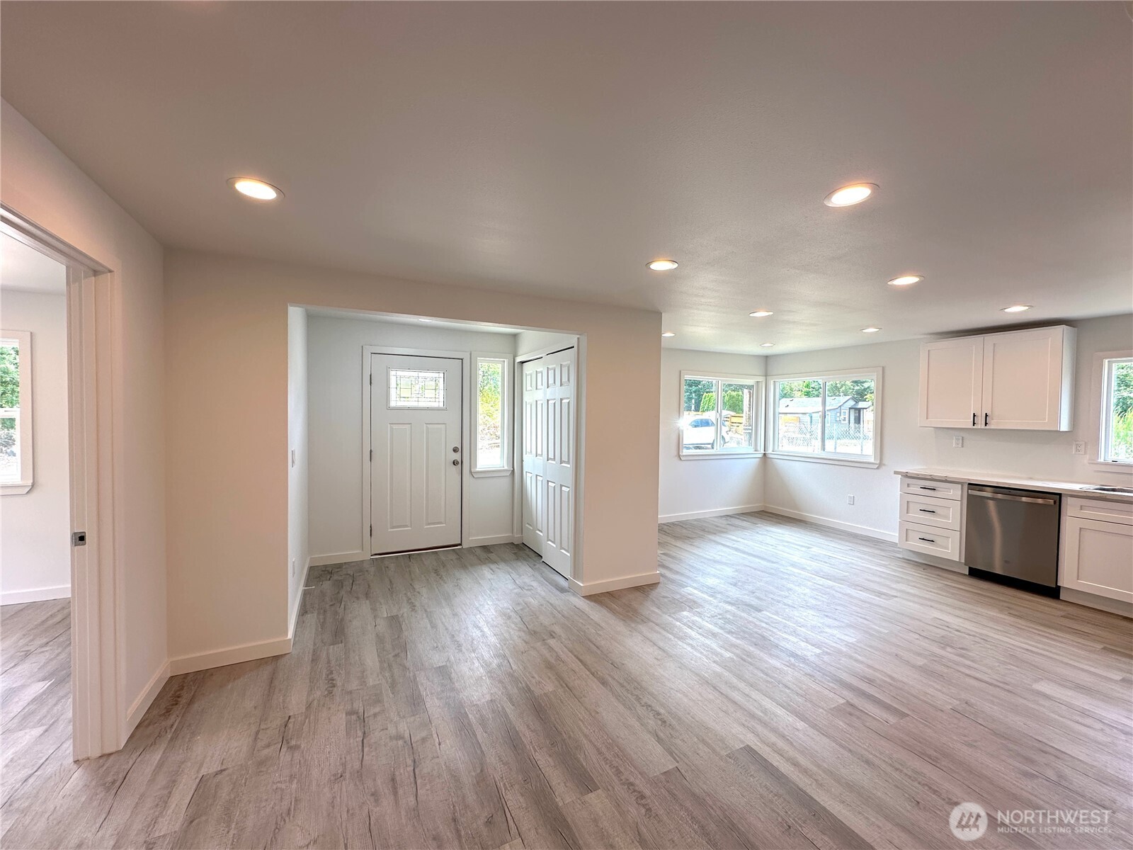 1743 SE Crawford Road , Port Orchard, WA 98366