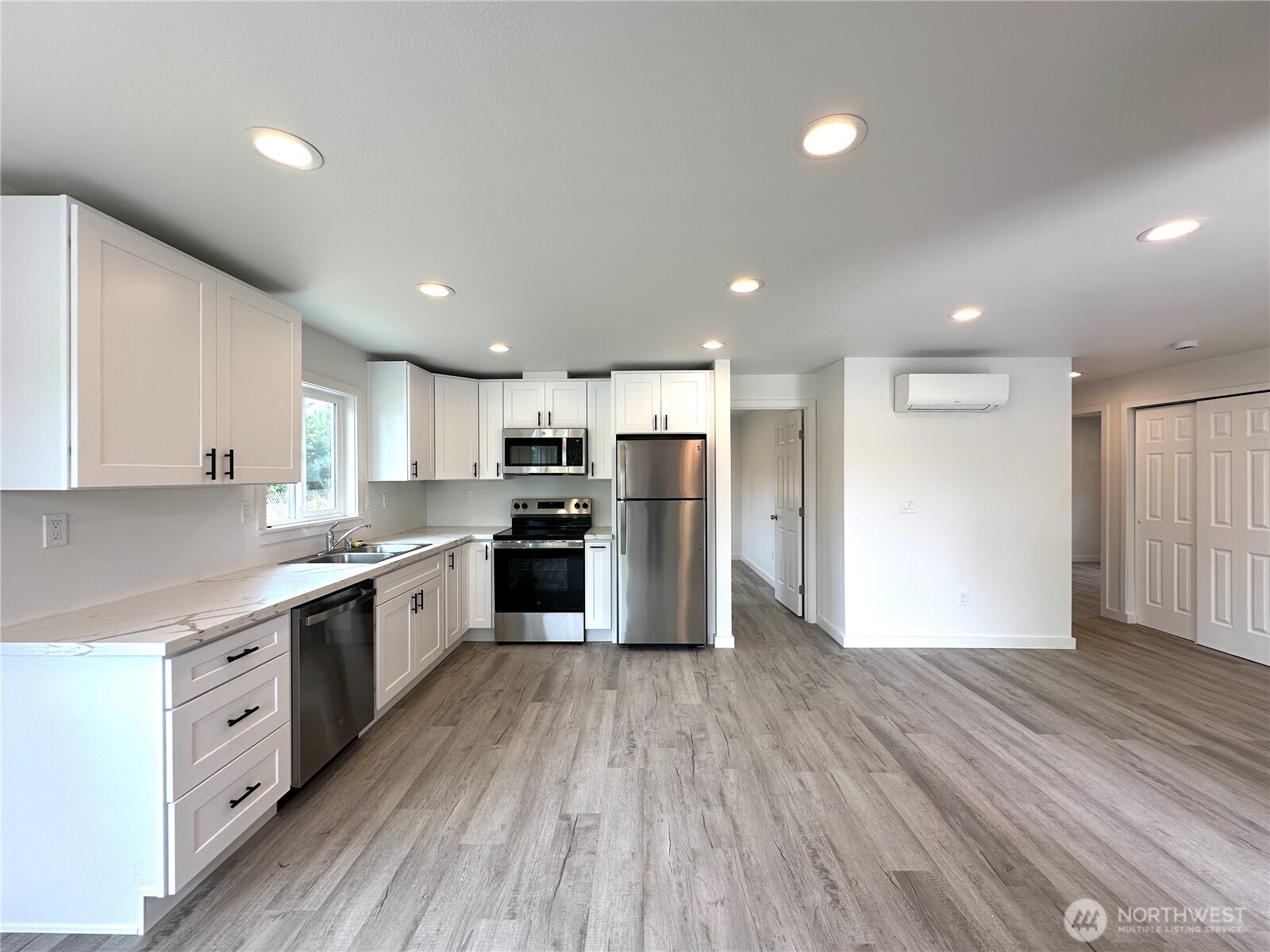 1743 SE Crawford Road , Port Orchard, WA 98366