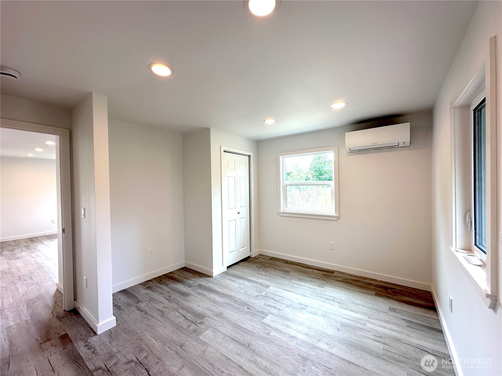 1743 SE Crawford Road , Port Orchard, WA 98366