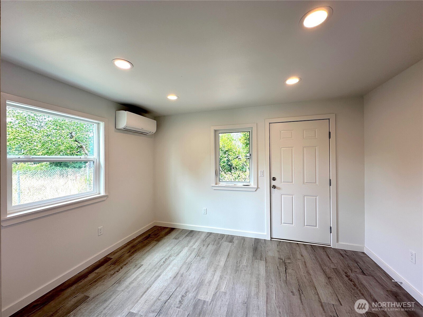1743 SE Crawford Road , Port Orchard, WA 98366