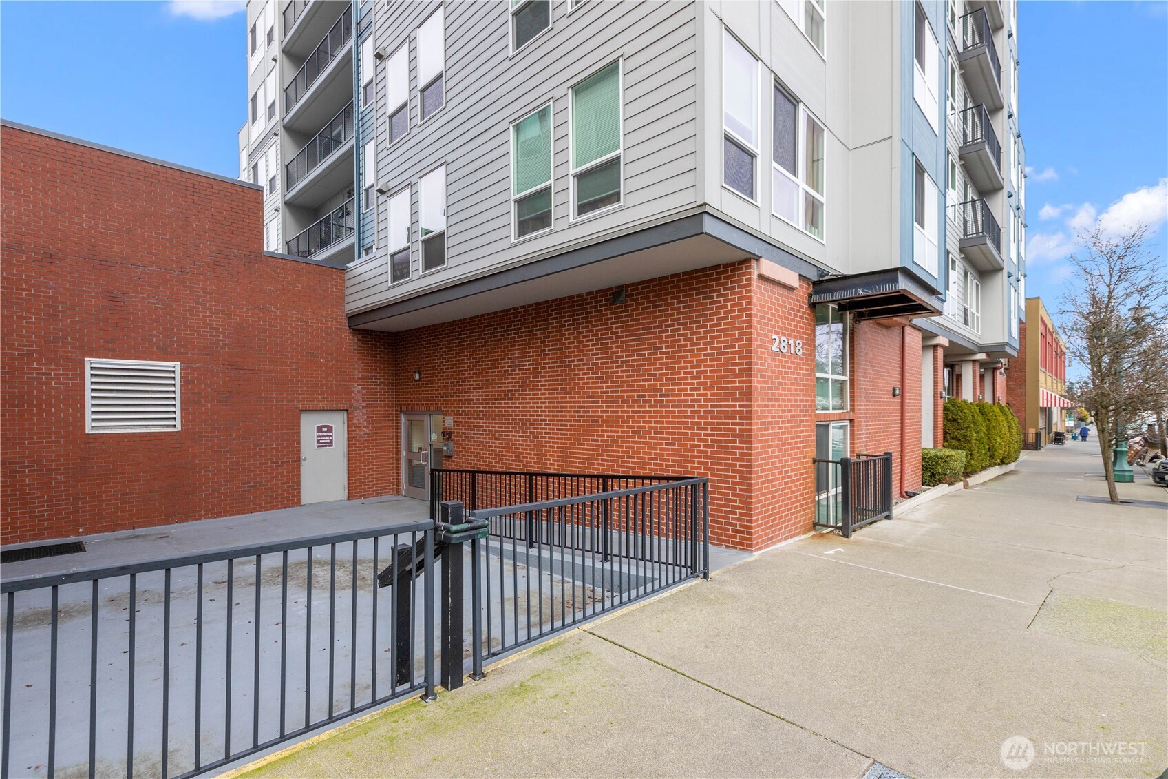 2818 Grand Avenue #B401, Everett, WA 98201