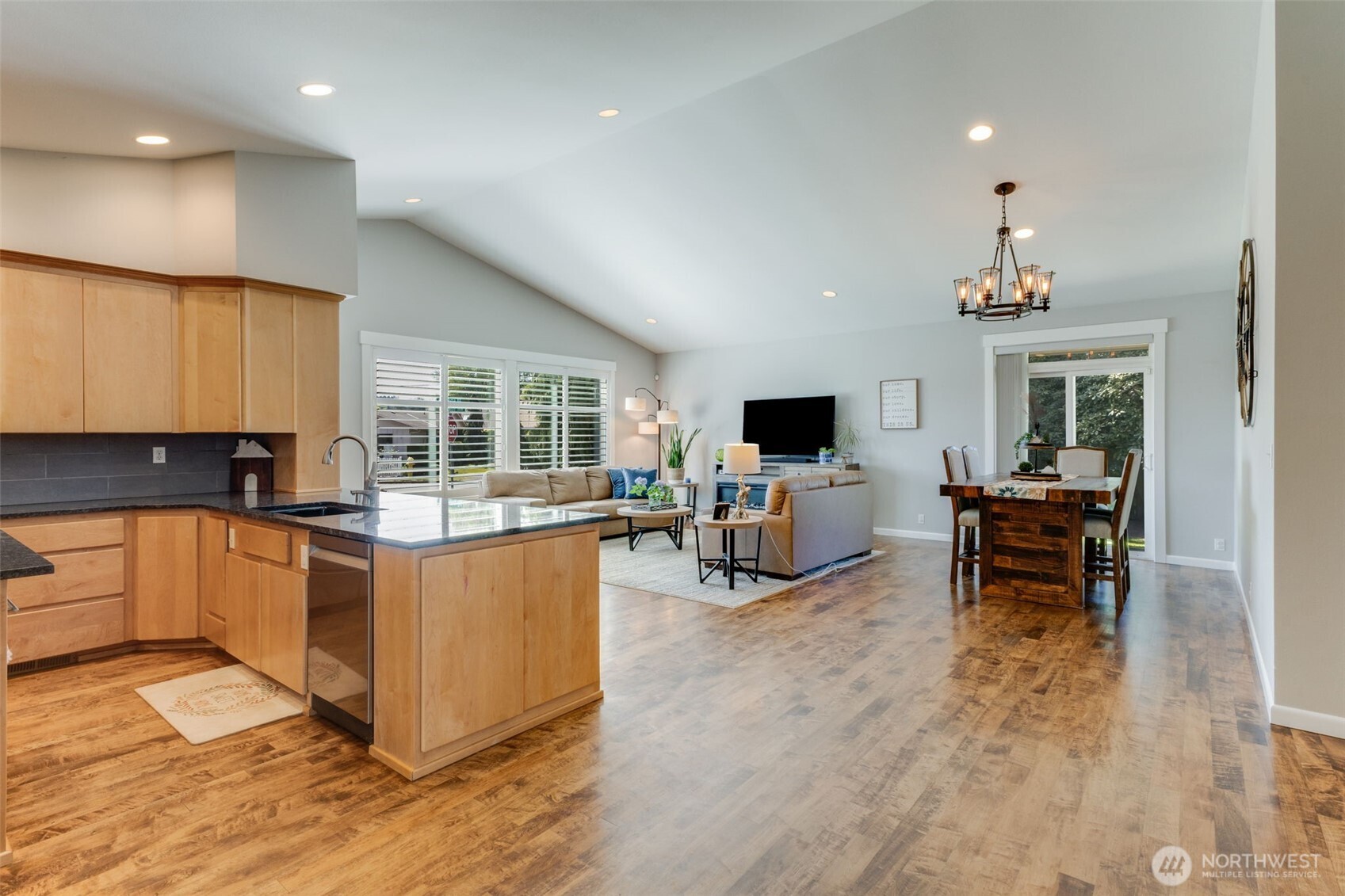 1913 3rd Avenue NW, Puyallup, WA 98371