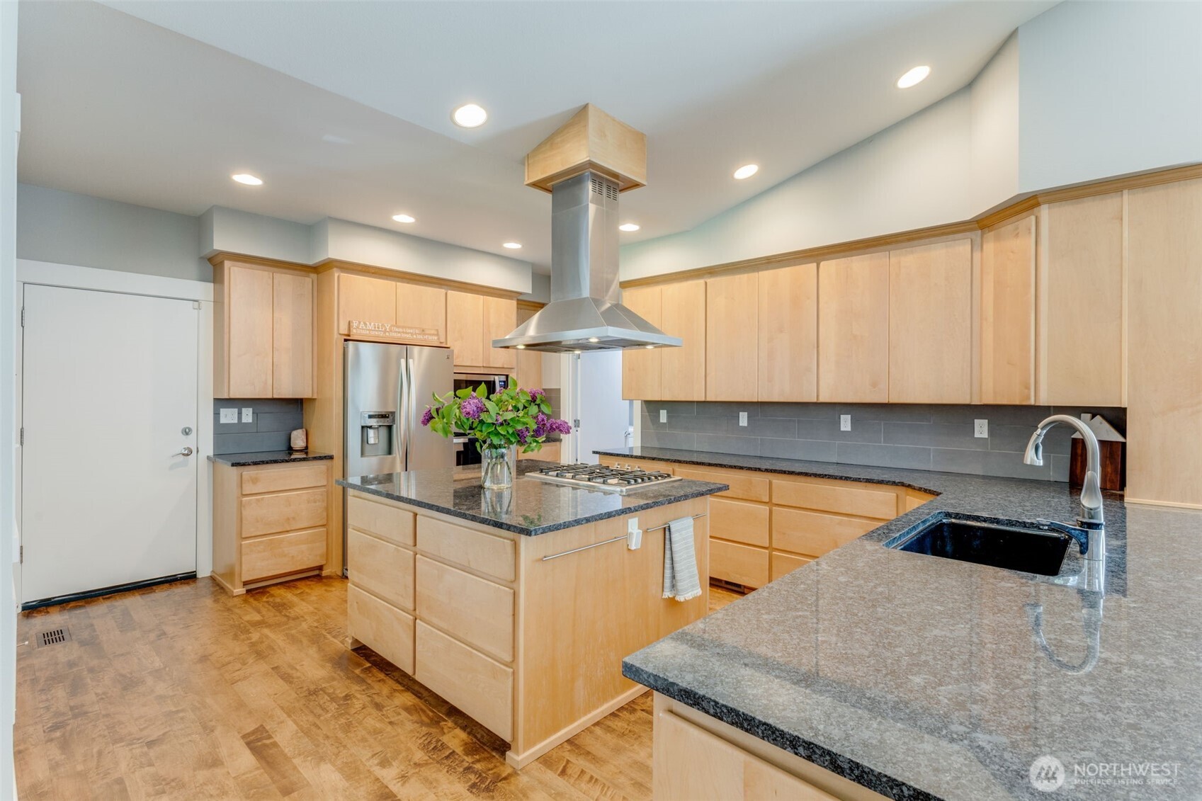 1913 3rd Avenue NW, Puyallup, WA 98371