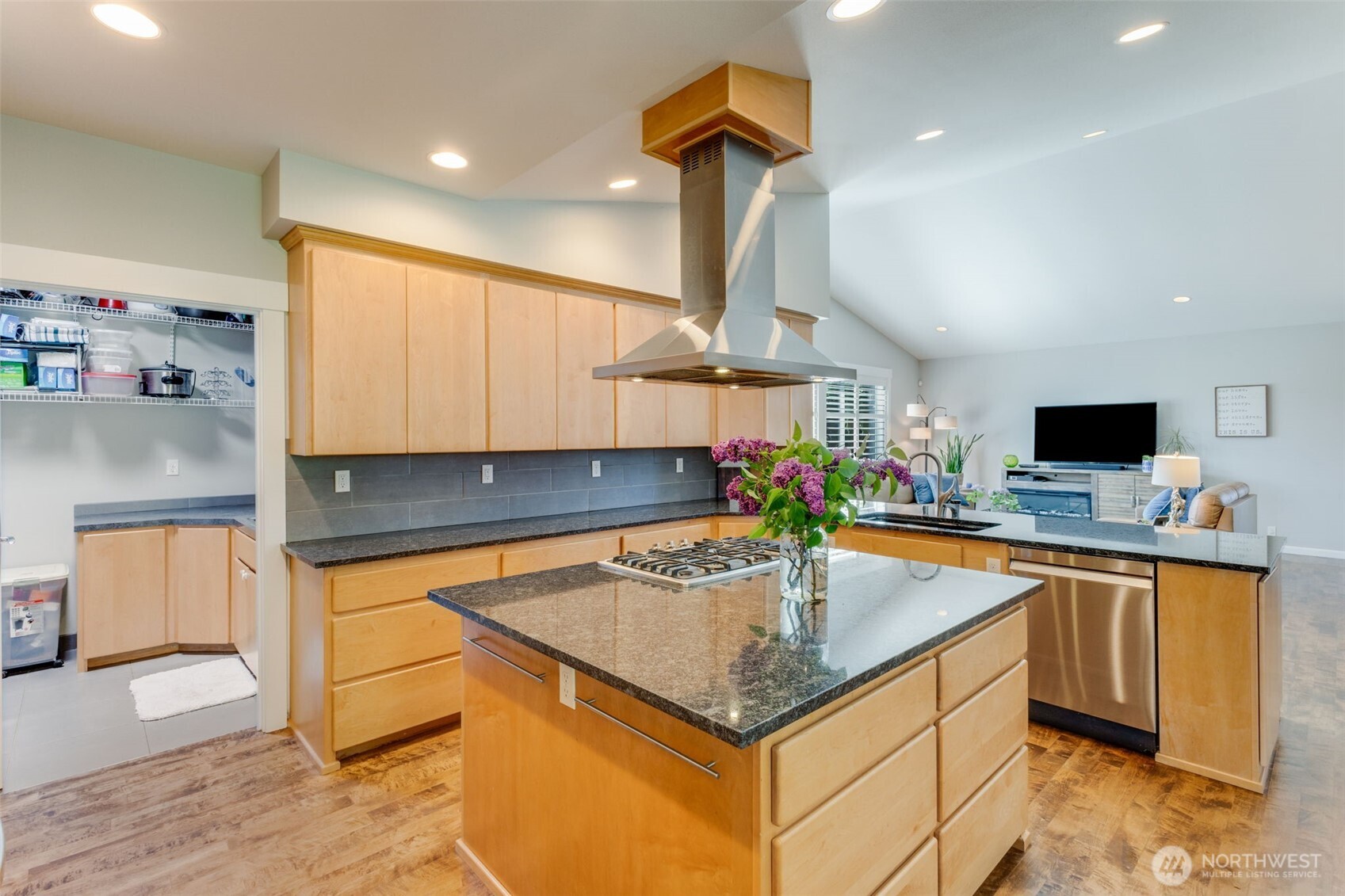 1913 3rd Avenue NW, Puyallup, WA 98371