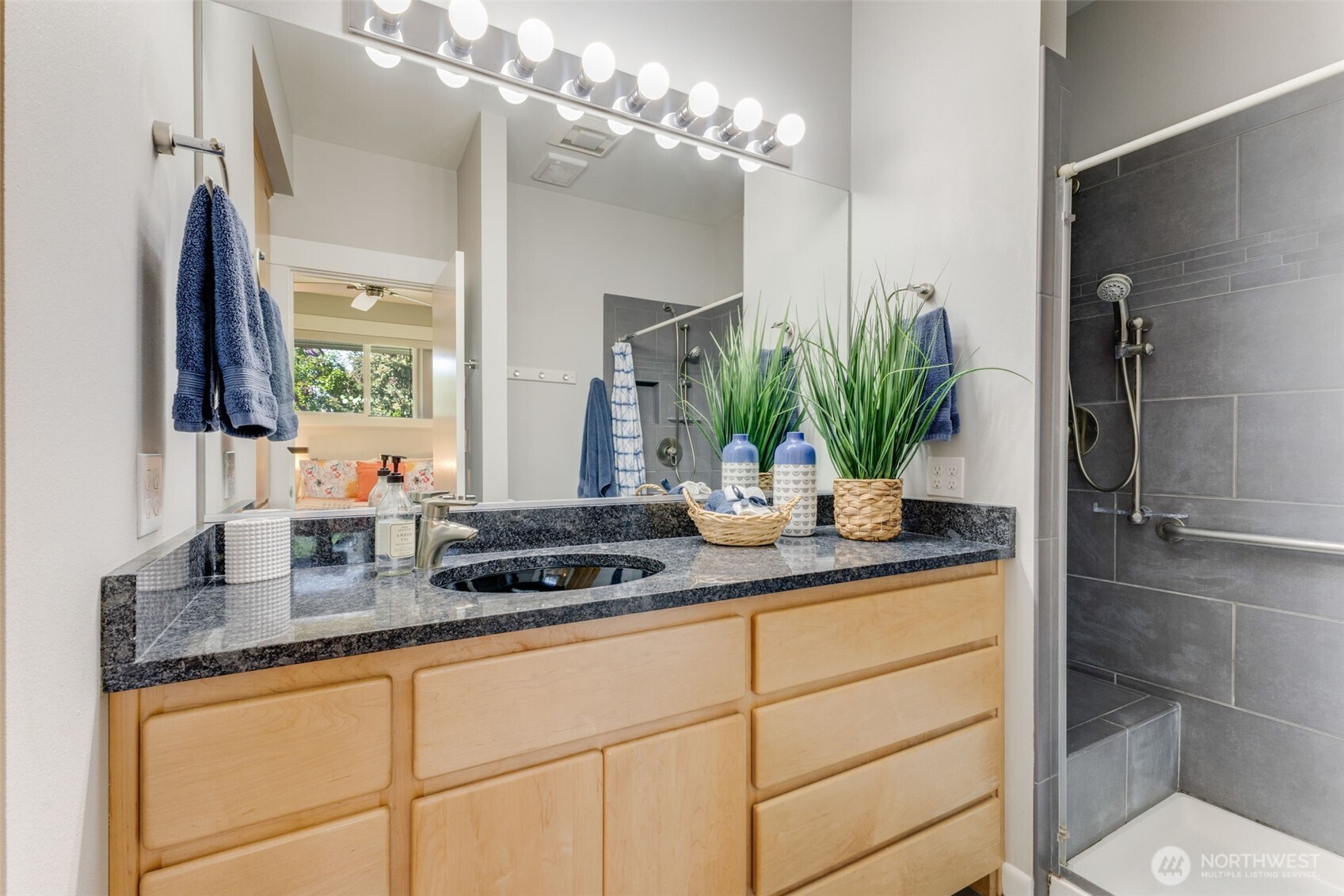 1913 3rd Avenue NW, Puyallup, WA 98371