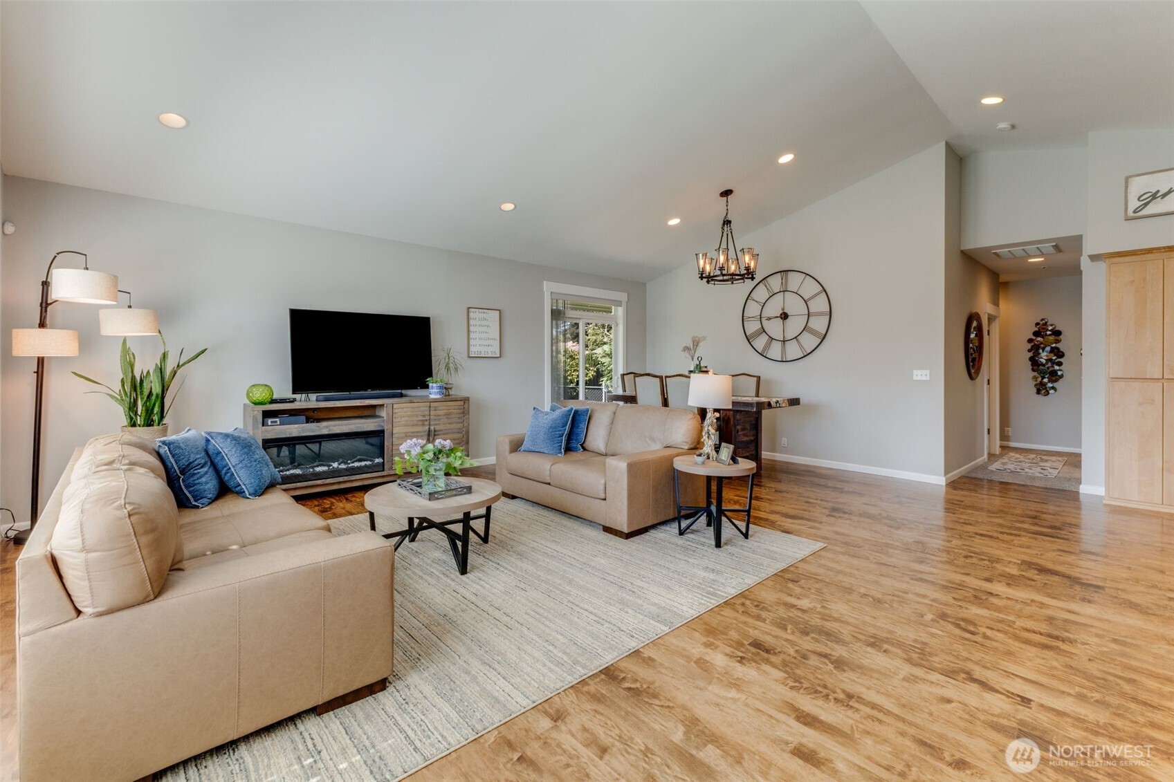 1913 3rd Avenue NW, Puyallup, WA 98371