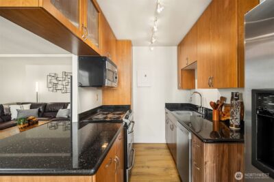 1105 Spring Street #1112, Seattle, WA 98104 - Photo 9