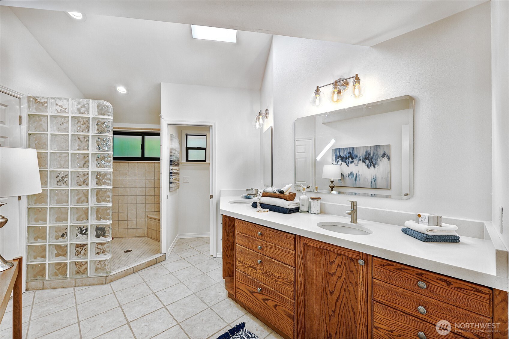 8824 NE 189th Place , Bothell, WA 98011