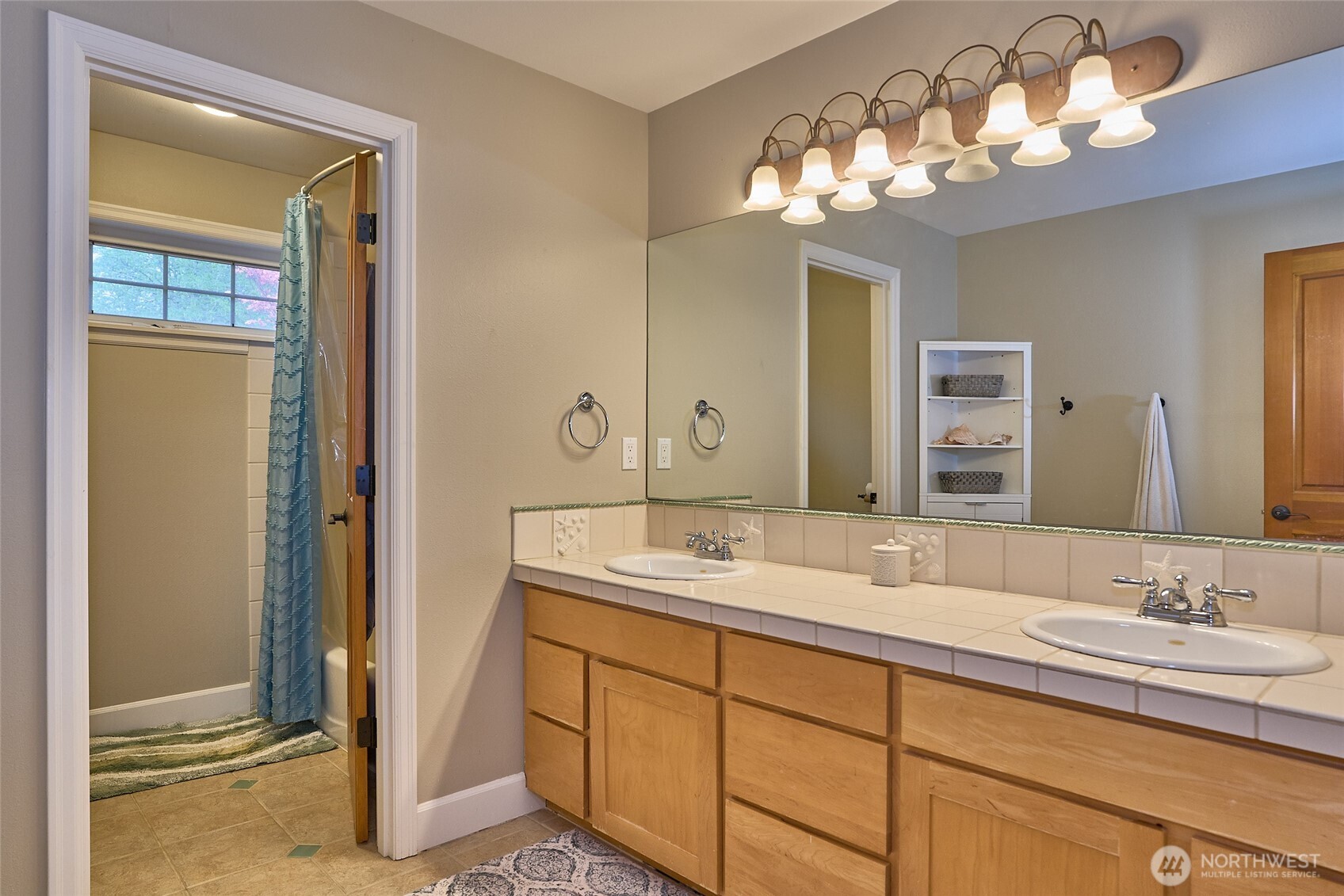 18248 240th Ave SE , Maple Valley, WA 98038