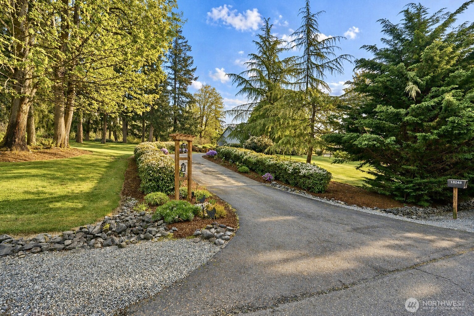 18248 240th Ave SE , Maple Valley, WA 98038