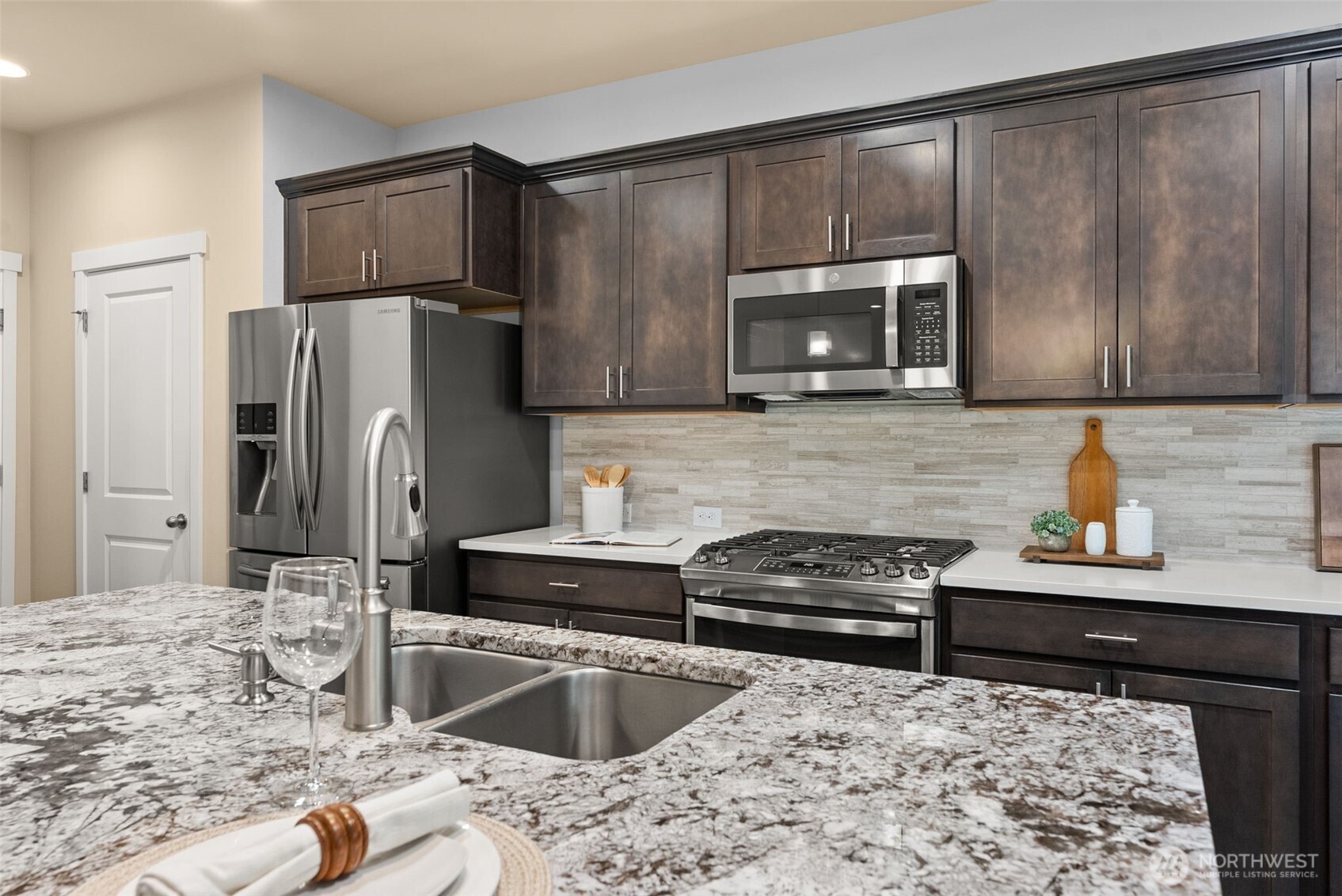 8896 Silverspot Drive SE, Tumwater, WA 98501