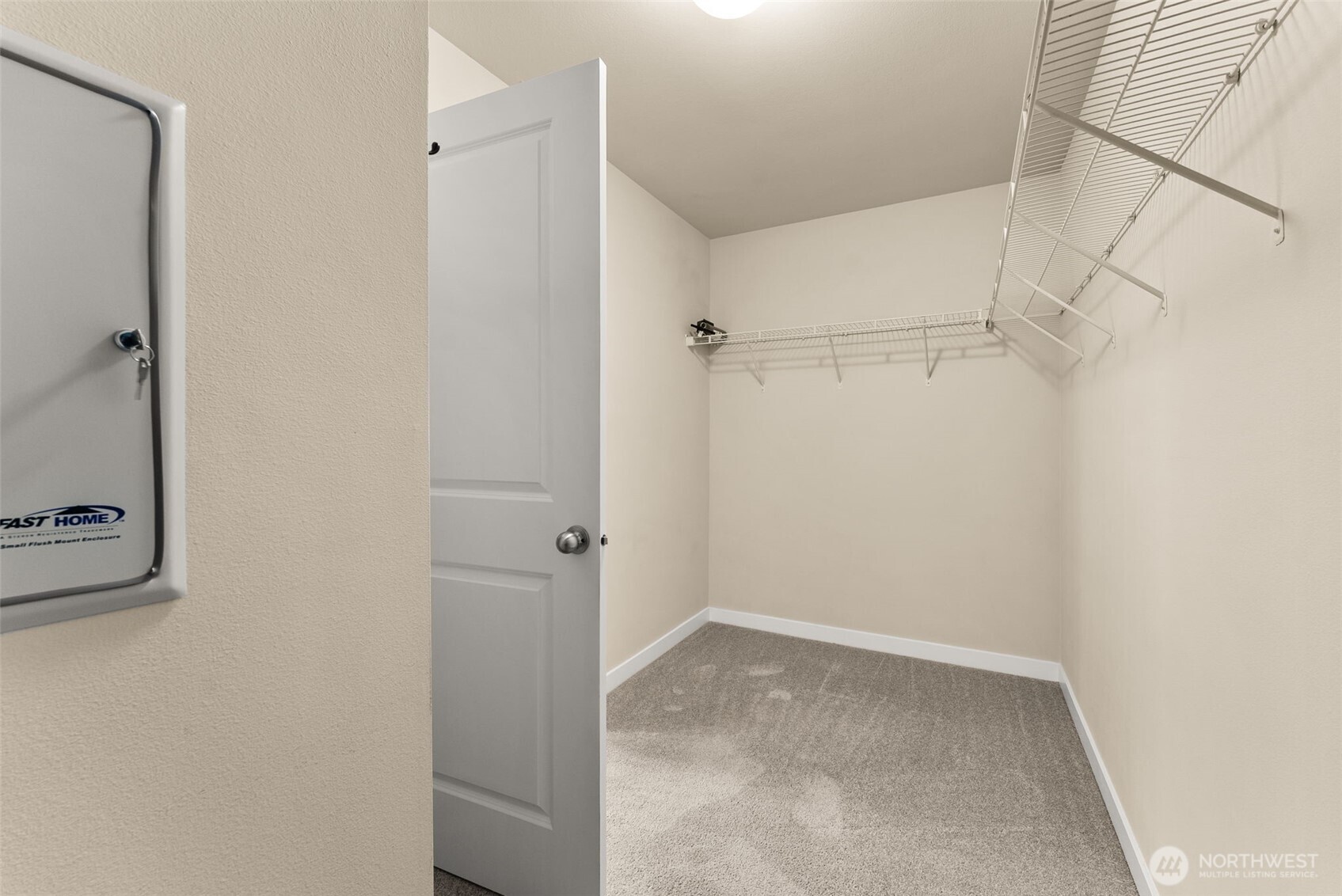 8896 Silverspot Drive SE, Tumwater, WA 98501