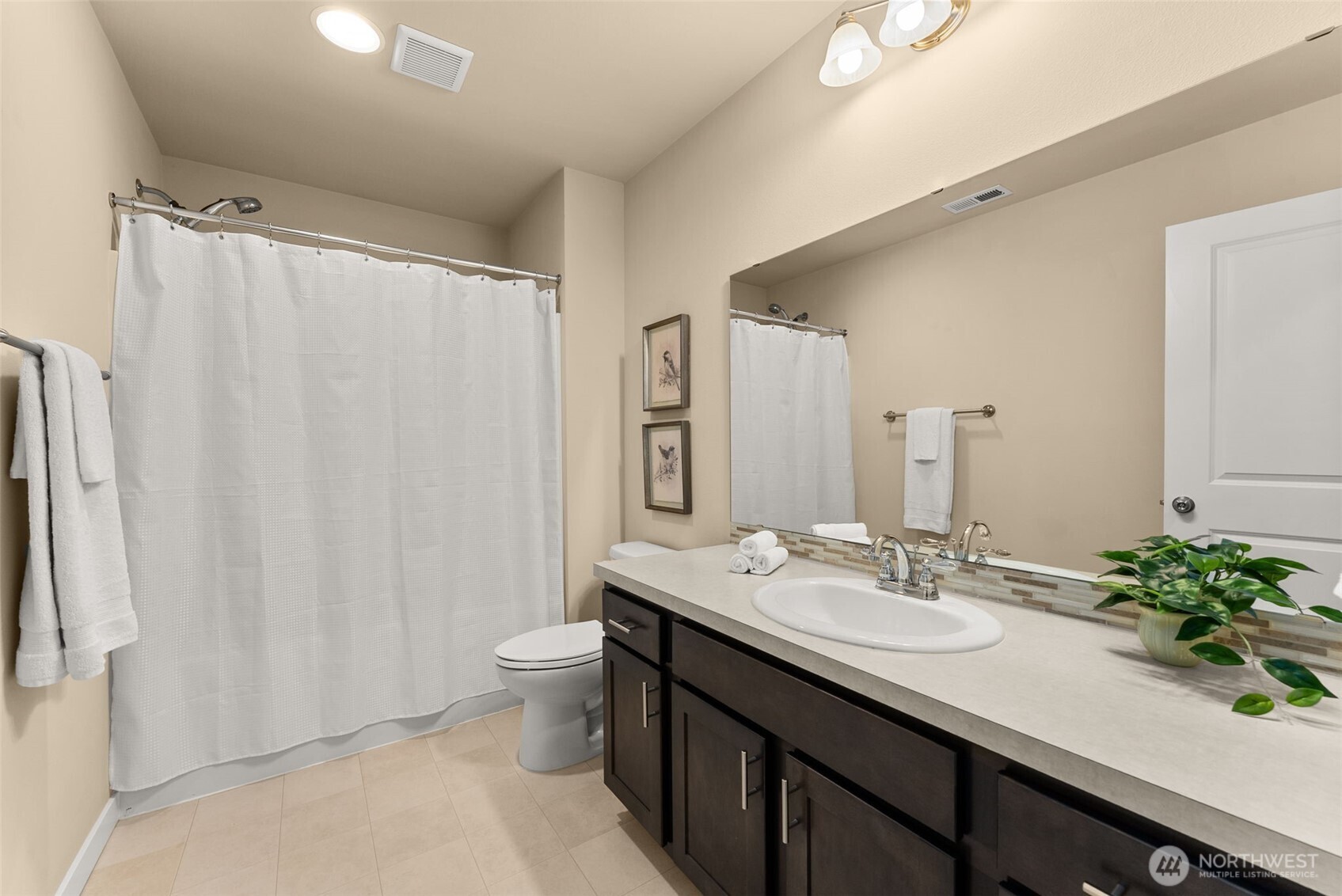 8896 Silverspot Drive SE, Tumwater, WA 98501