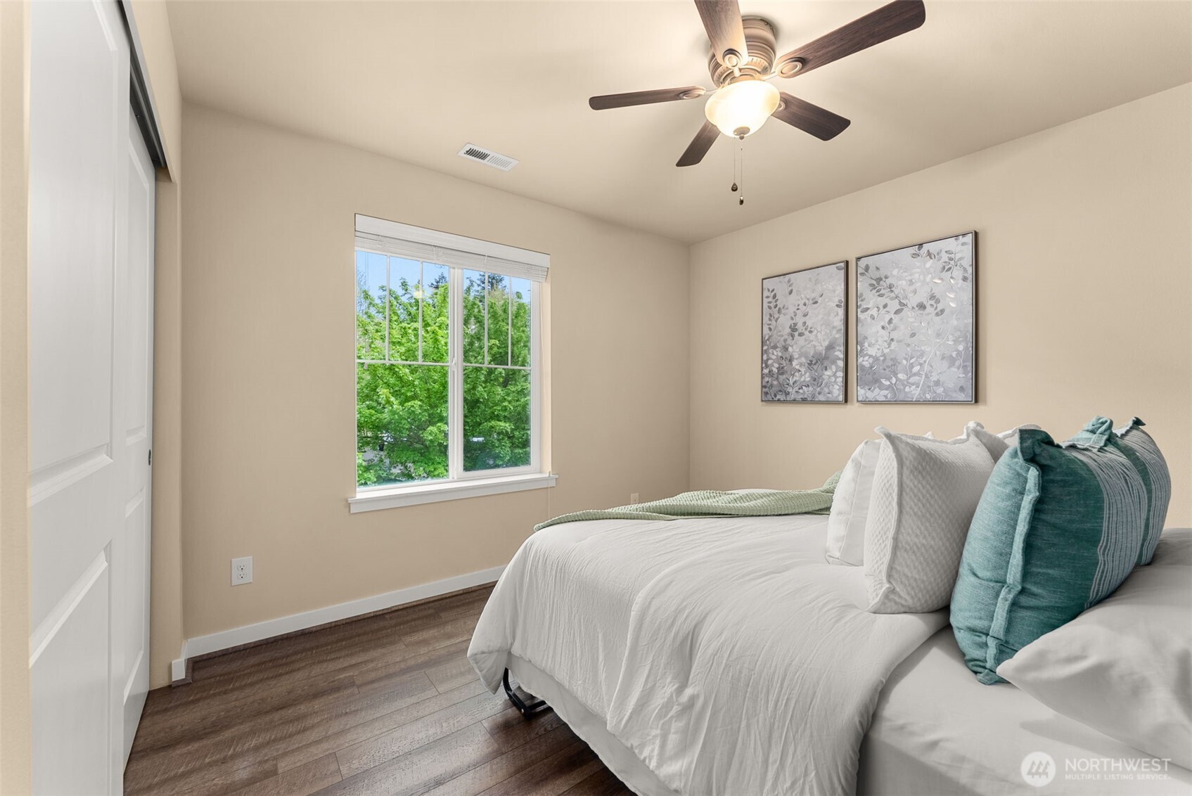 8896 Silverspot Drive SE, Tumwater, WA 98501